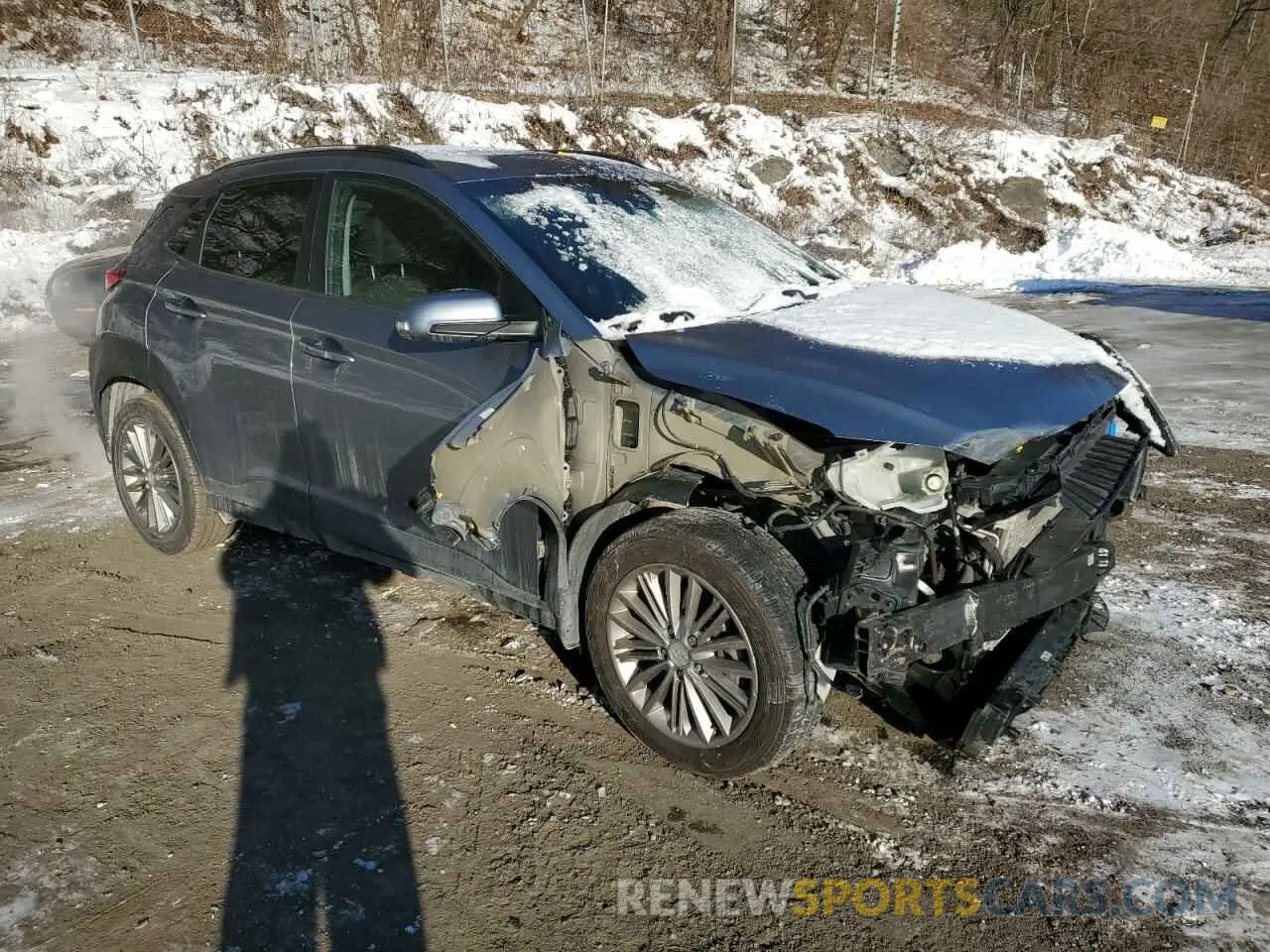 4 Photograph of a damaged car KM8K2CAA0LU582931 HYUNDAI KONA 2020