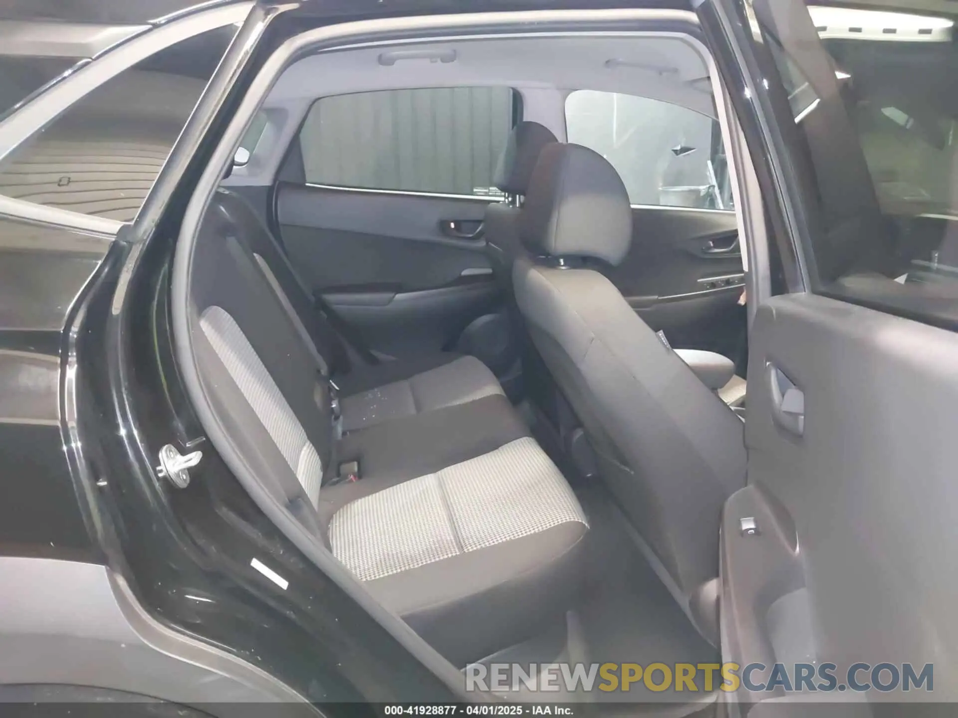 8 Фотография поврежденного автомобиля KM8K2CAA2LU460913 HYUNDAI KONA 2020