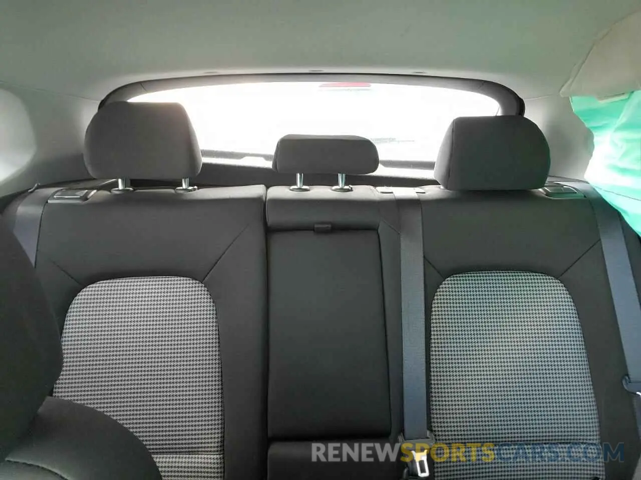 10 Фотография поврежденного автомобиля KM8K2CAA2LU532631 HYUNDAI KONA 2020