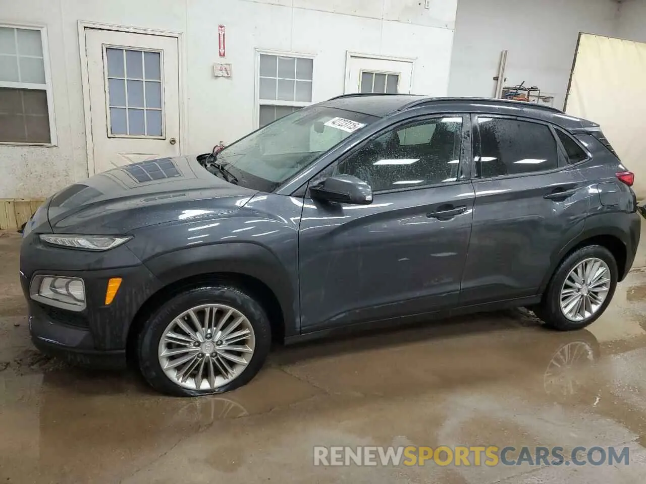 1 Photograph of a damaged car KM8K2CAA2LU564883 HYUNDAI KONA 2020