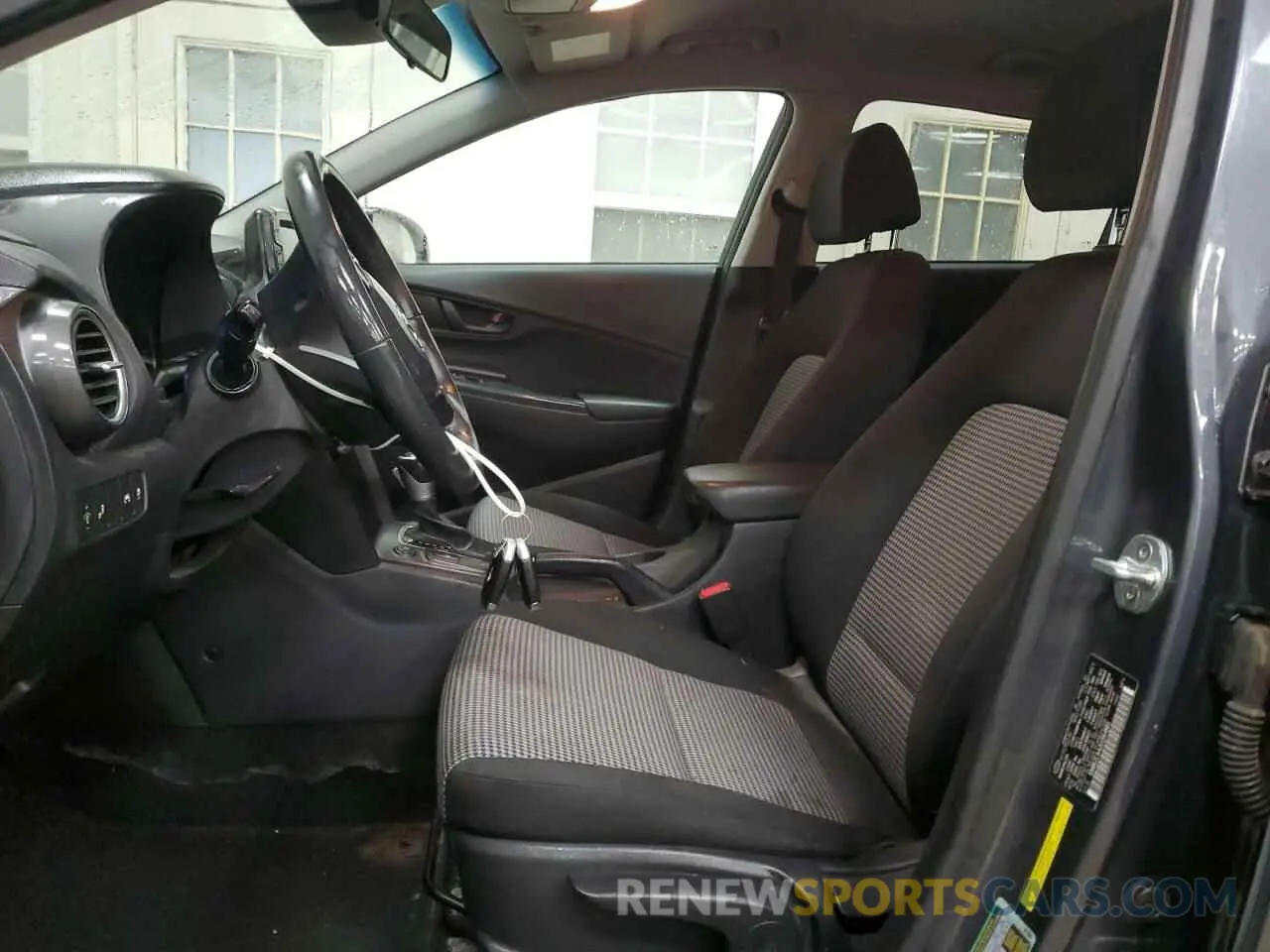 7 Photograph of a damaged car KM8K2CAA2LU564883 HYUNDAI KONA 2020