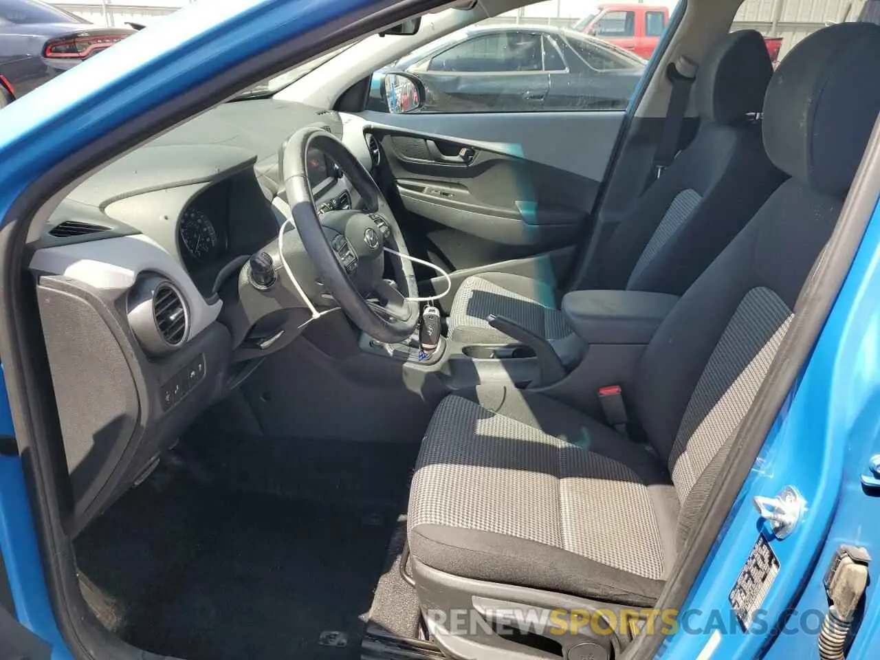 7 Photograph of a damaged car KM8K2CAA7LU514853 HYUNDAI KONA 2020