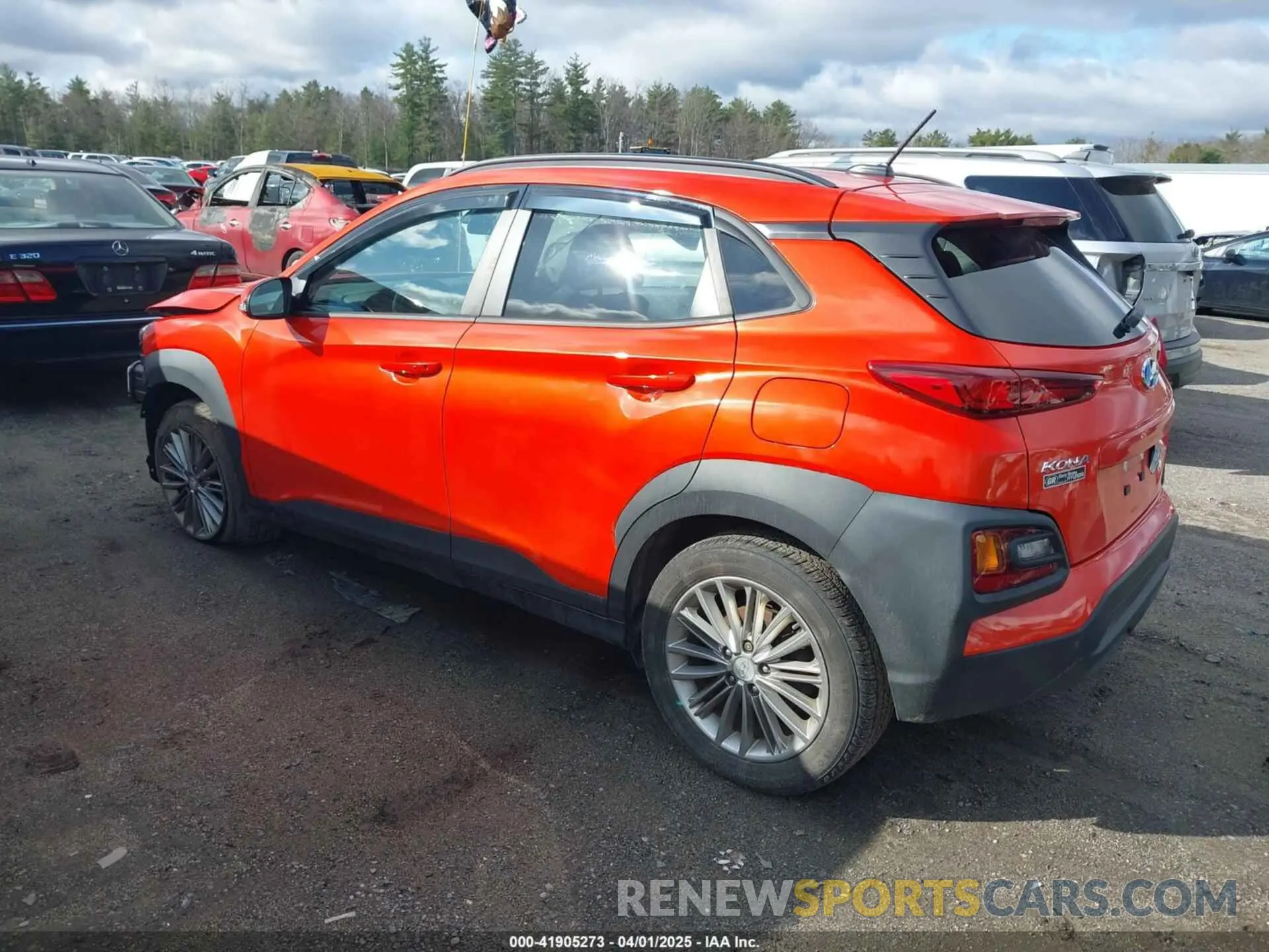 3 Фотография поврежденного автомобиля KM8K2CAAXLU574383 HYUNDAI KONA 2020