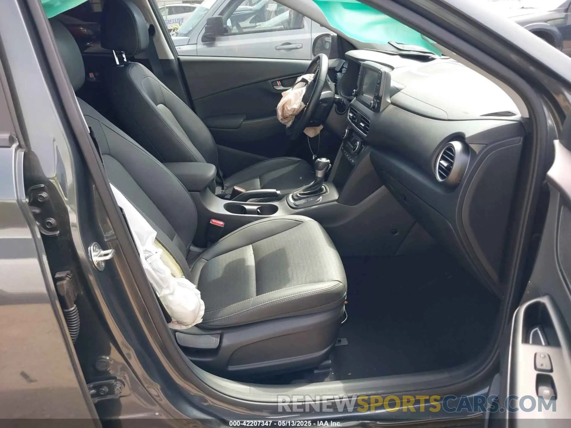 5 Photograph of a damaged car KM8K33A50LU469447 HYUNDAI KONA 2020