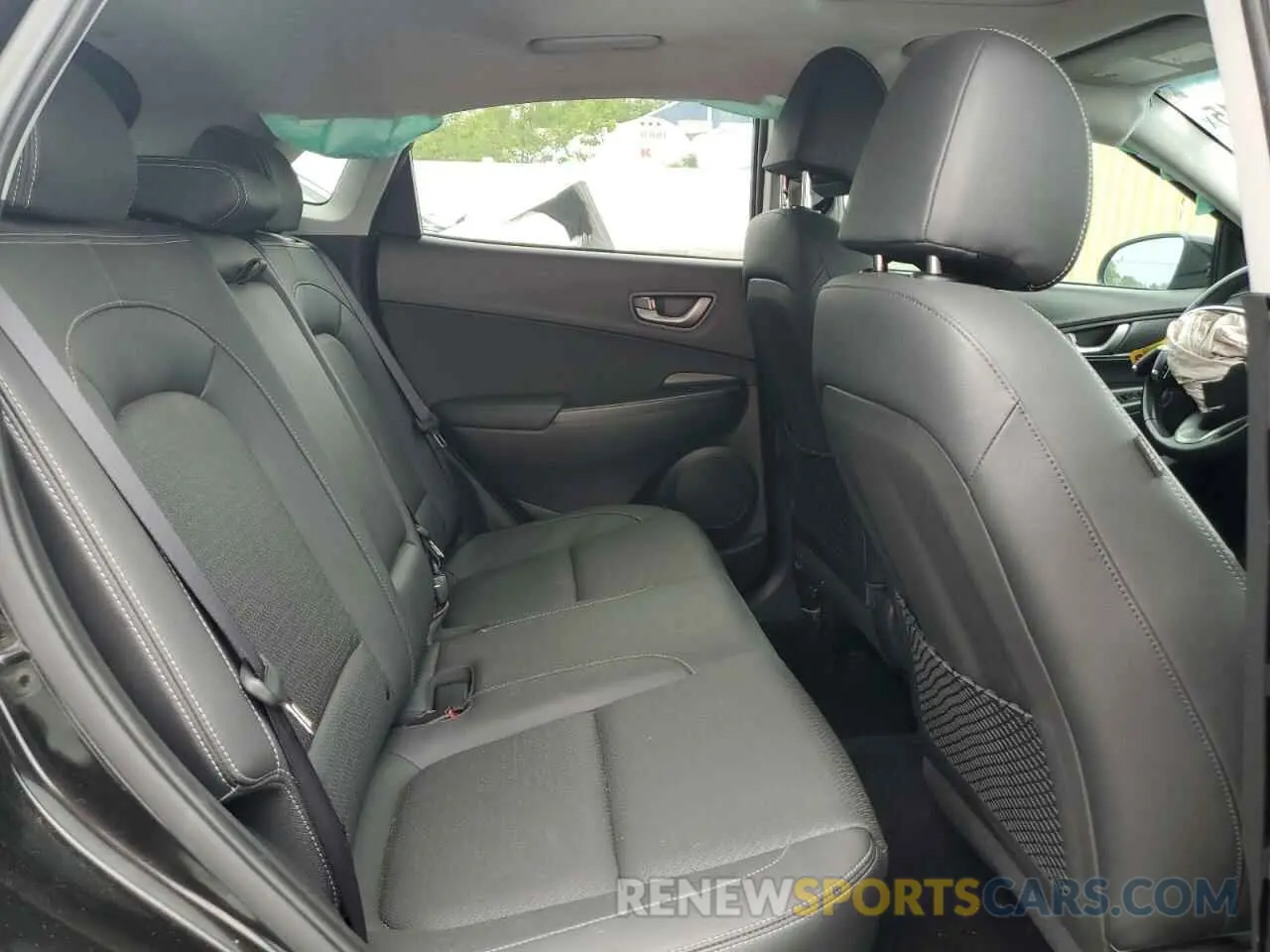 11 Photograph of a damaged car KM8K33A52LU396680 HYUNDAI KONA 2020