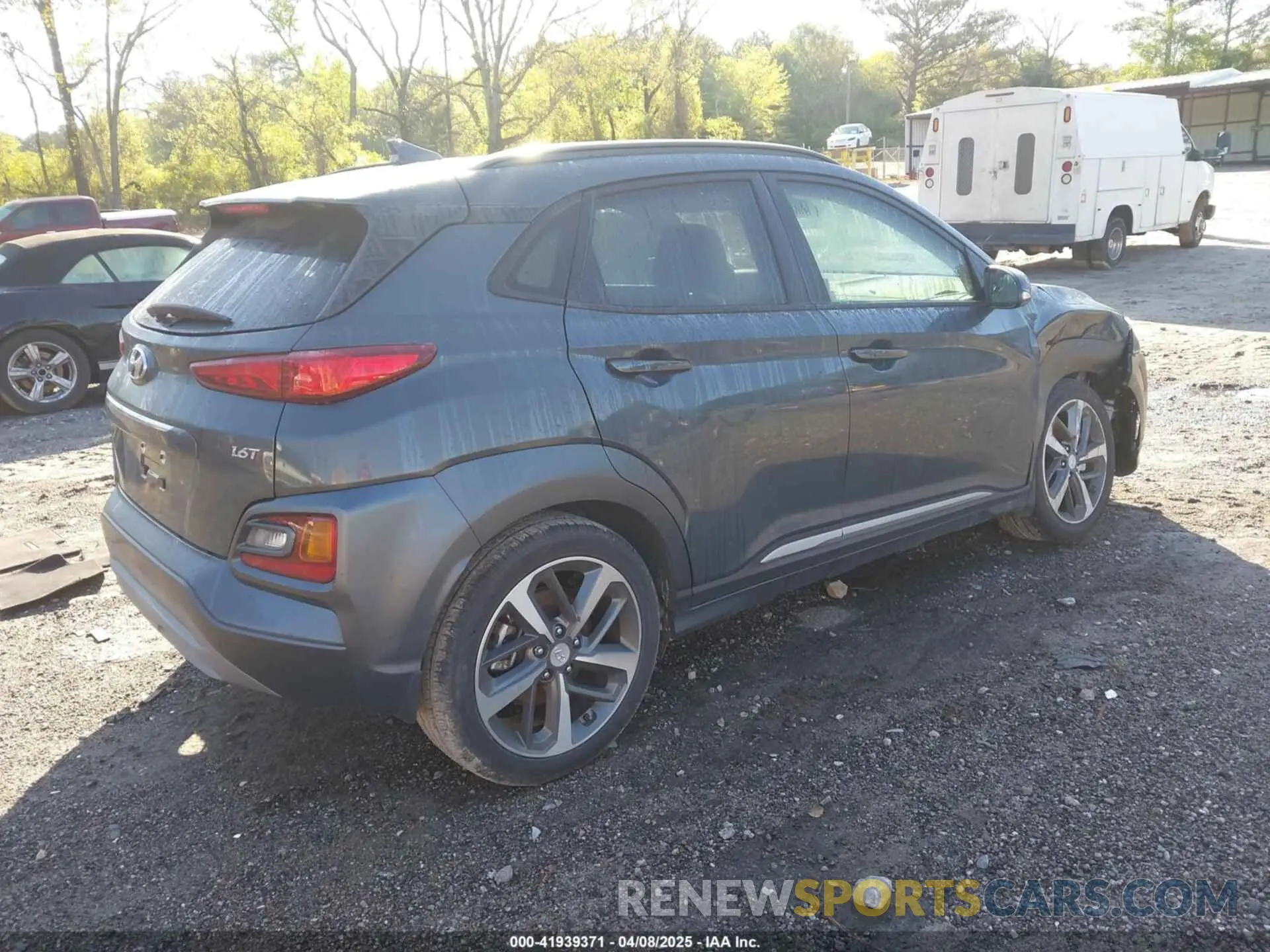 4 Photograph of a damaged car KM8K33A53LU564746 HYUNDAI KONA 2020