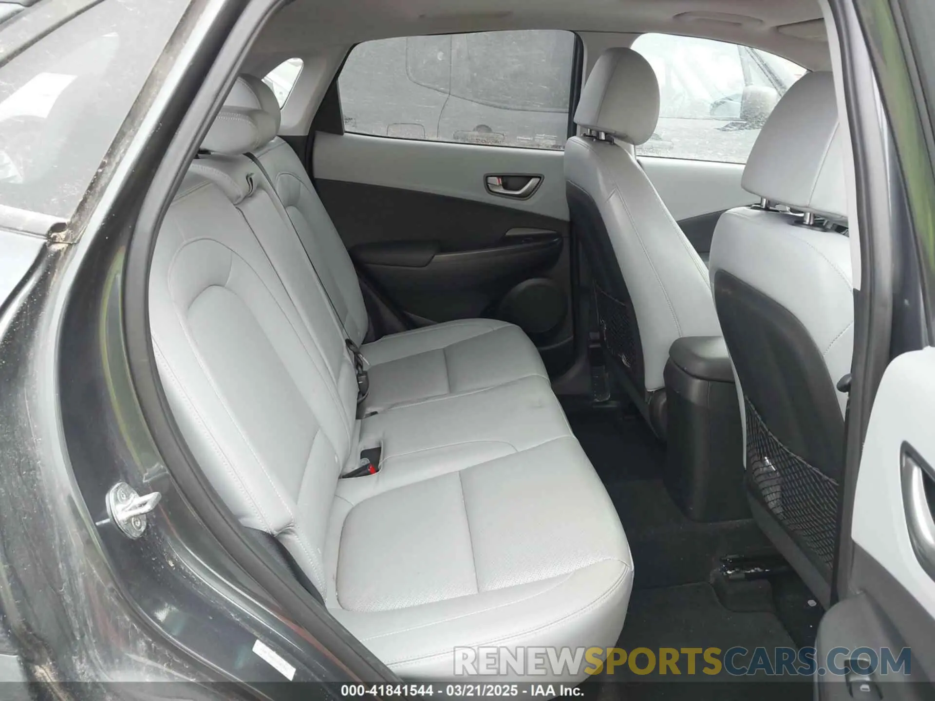 8 Photograph of a damaged car KM8K33A53LU567341 HYUNDAI KONA 2020