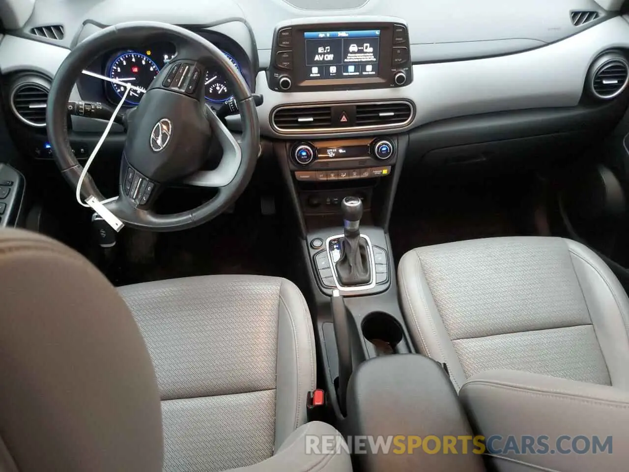 8 Photograph of a damaged car KM8K33A54LU542934 HYUNDAI KONA 2020