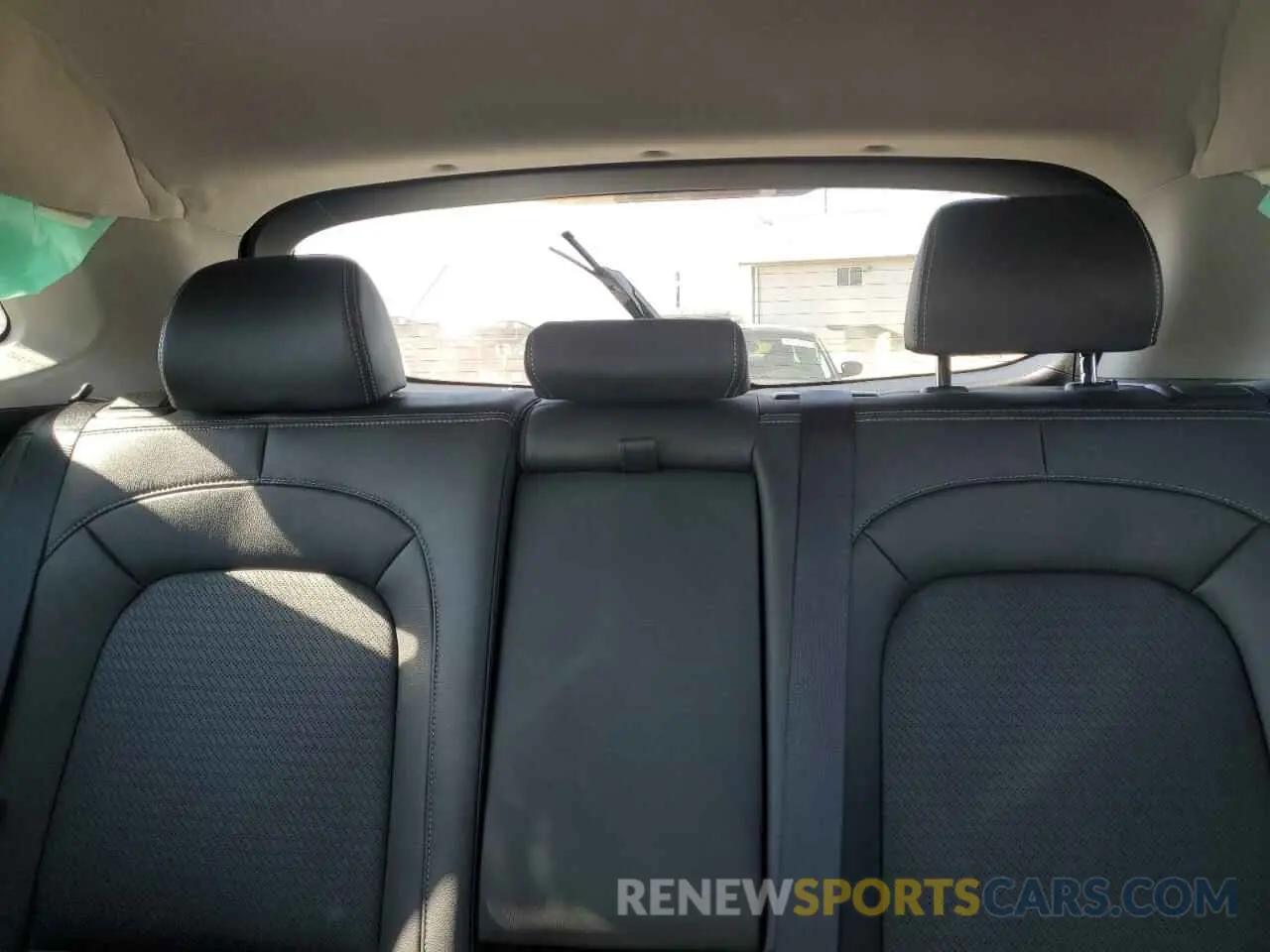 10 Photograph of a damaged car KM8K3CA52LU412859 HYUNDAI KONA 2020