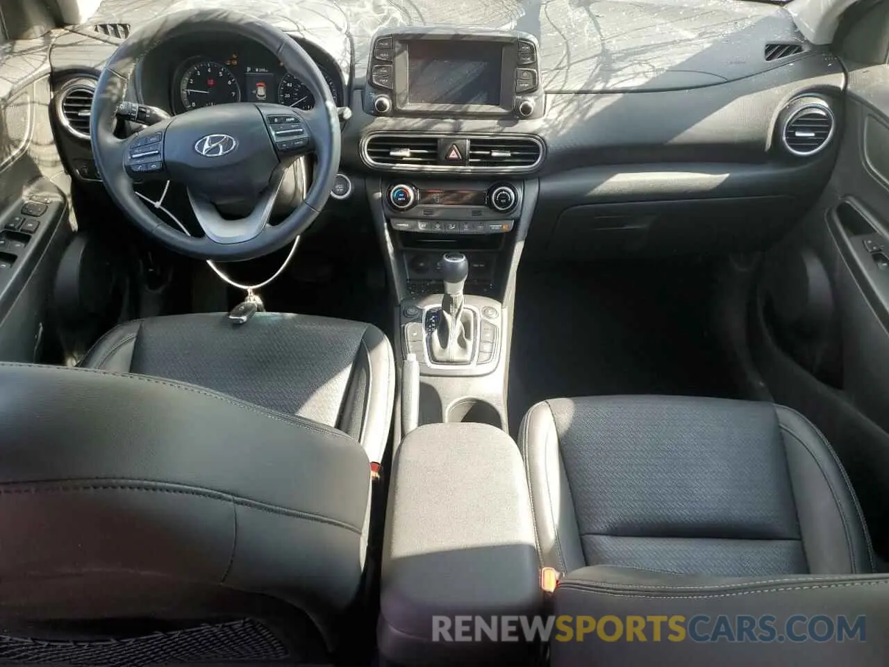 8 Photograph of a damaged car KM8K3CA52LU412859 HYUNDAI KONA 2020