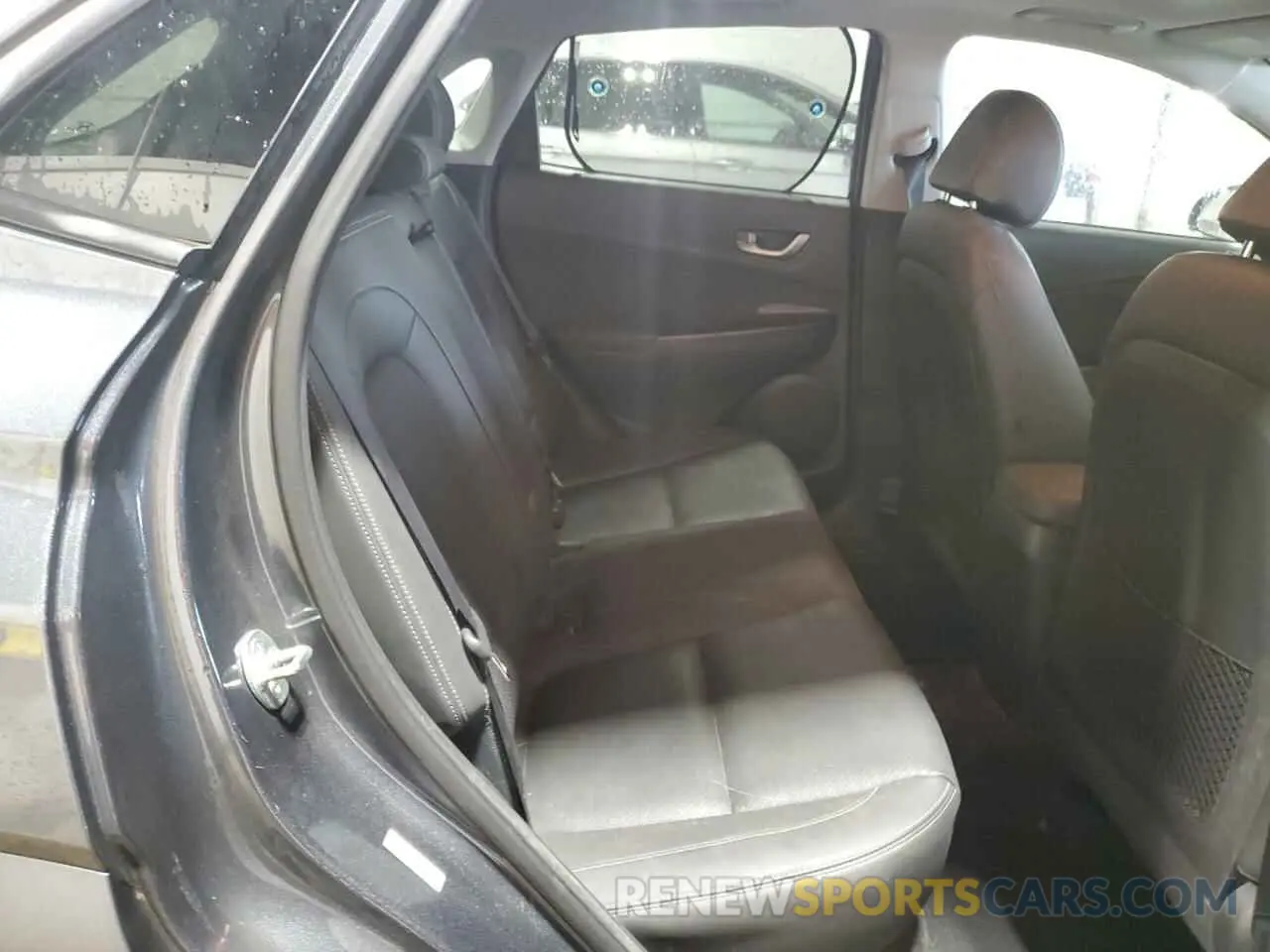 11 Photograph of a damaged car KM8K3CA52LU459888 HYUNDAI KONA 2020