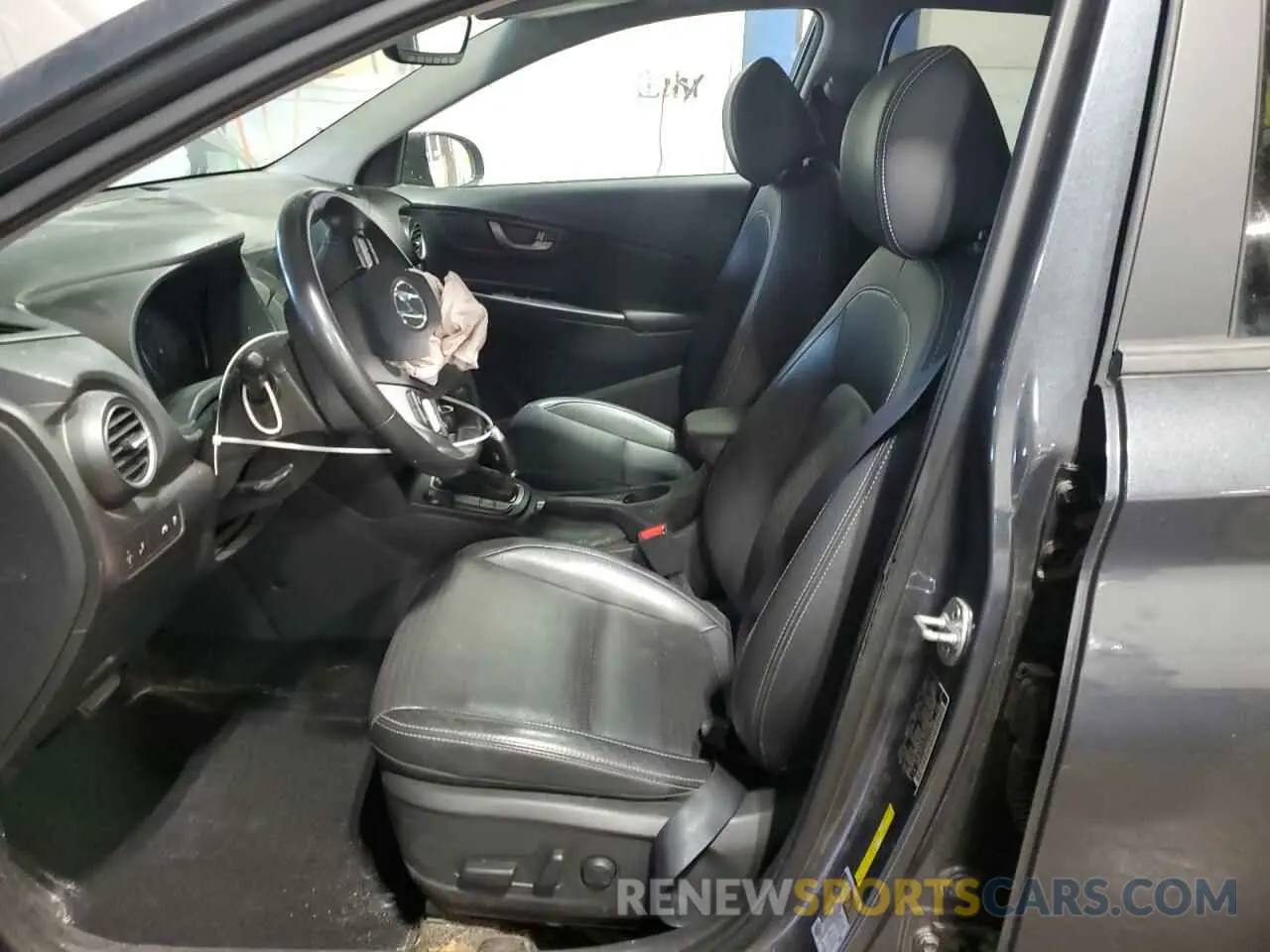 7 Photograph of a damaged car KM8K3CA52LU459888 HYUNDAI KONA 2020