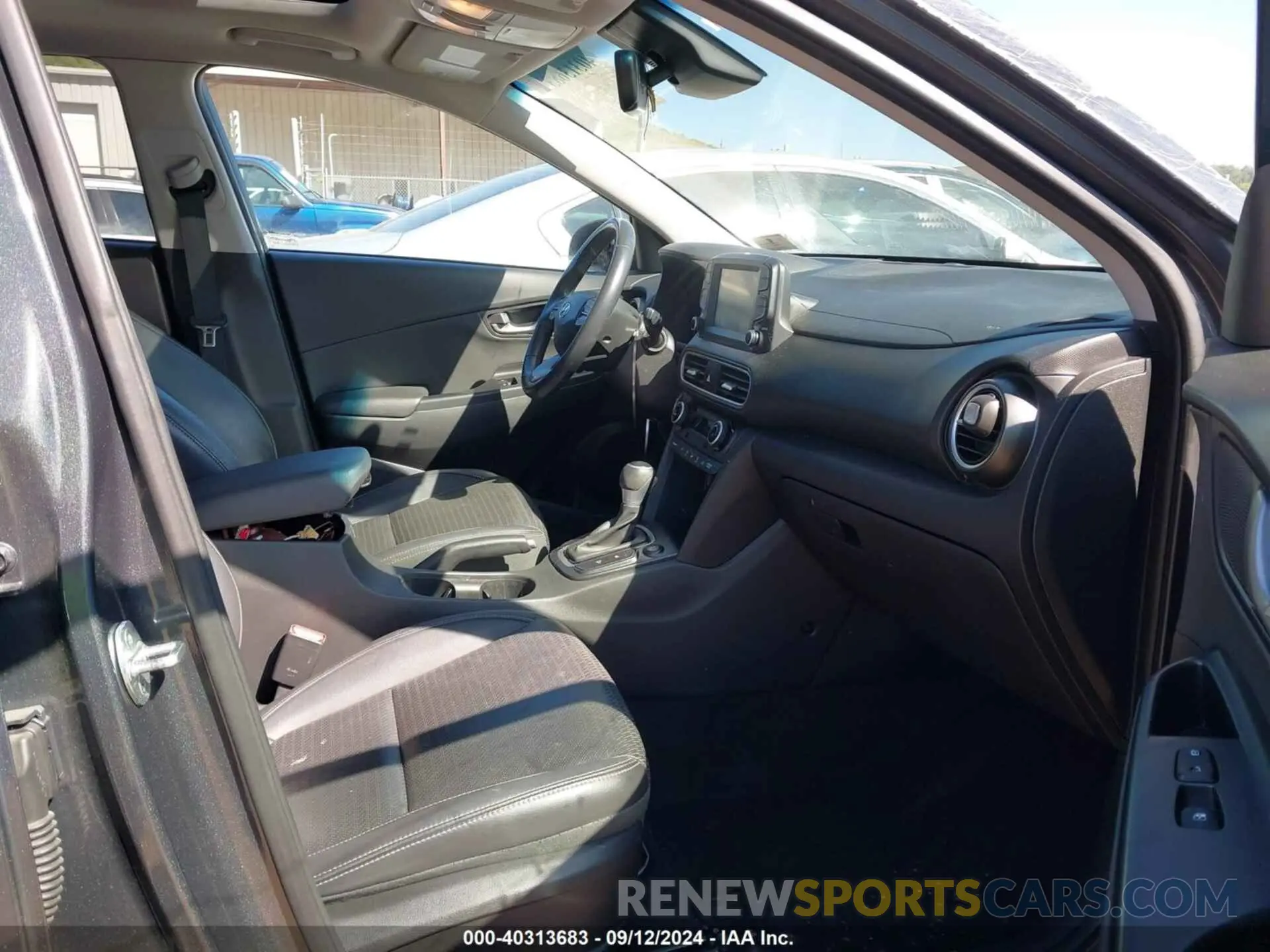 5 Photograph of a damaged car KM8K3CA52LU486346 HYUNDAI KONA 2020