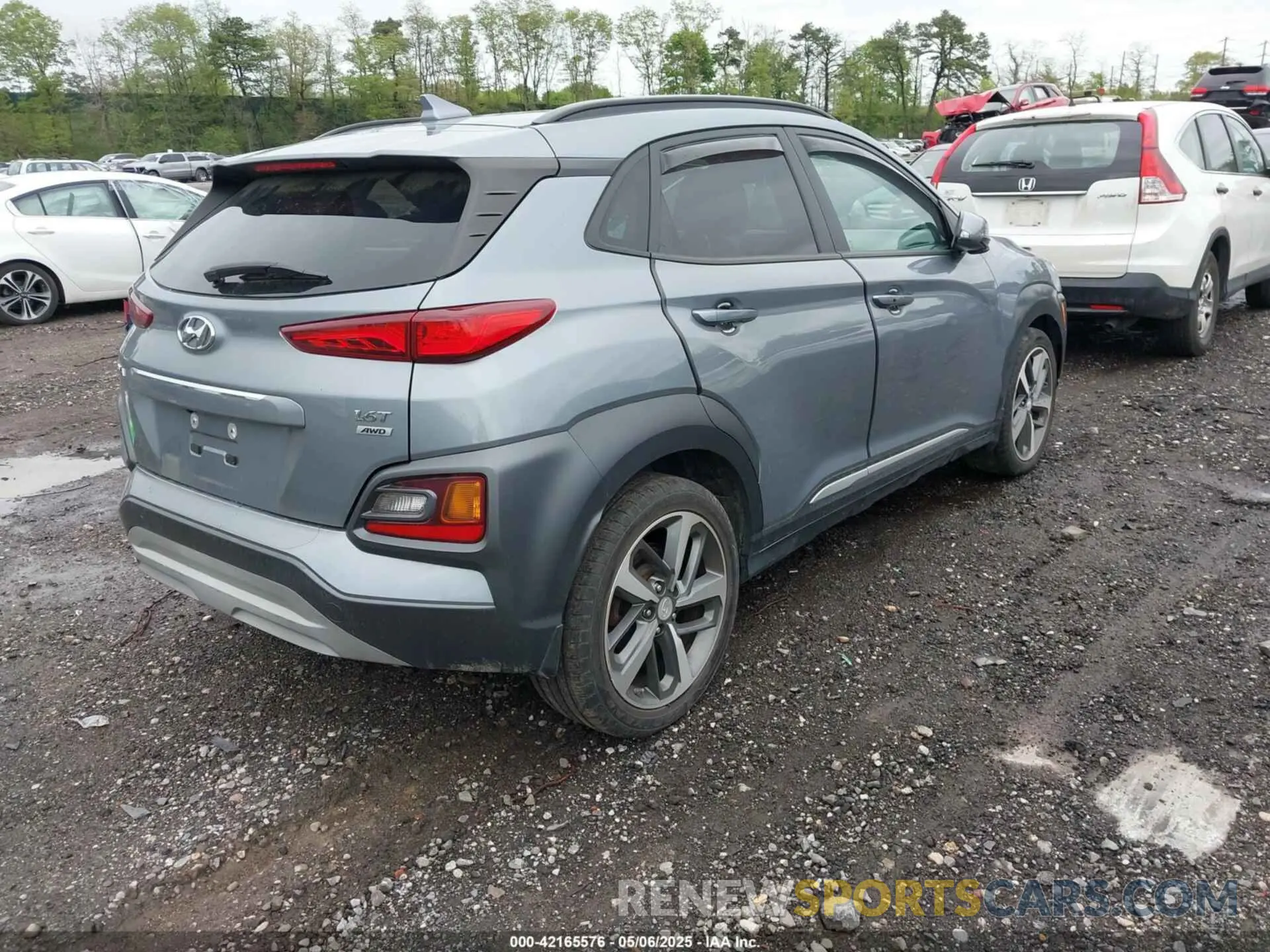 4 Photograph of a damaged car KM8K3CA5XLU396152 HYUNDAI KONA 2020