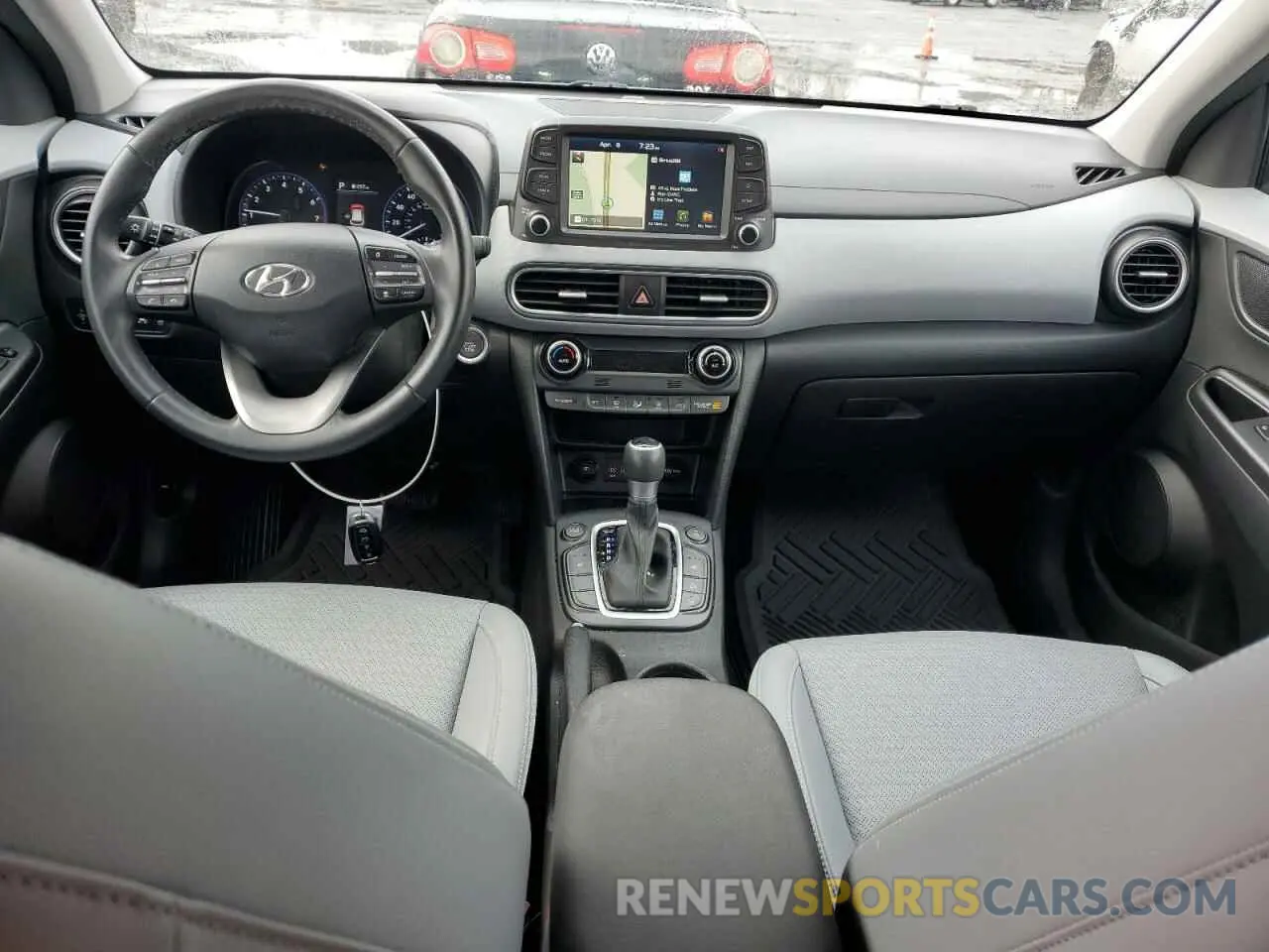 8 Photograph of a damaged car KM8K5CA56LU496503 HYUNDAI KONA 2020