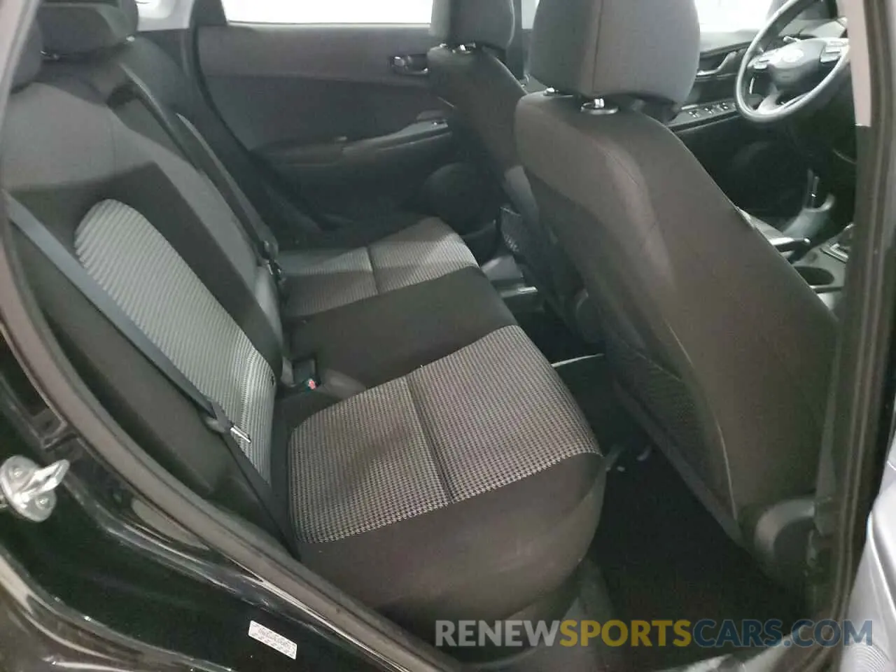 11 Photograph of a damaged car KM8K62AA9LU450572 HYUNDAI KONA 2020