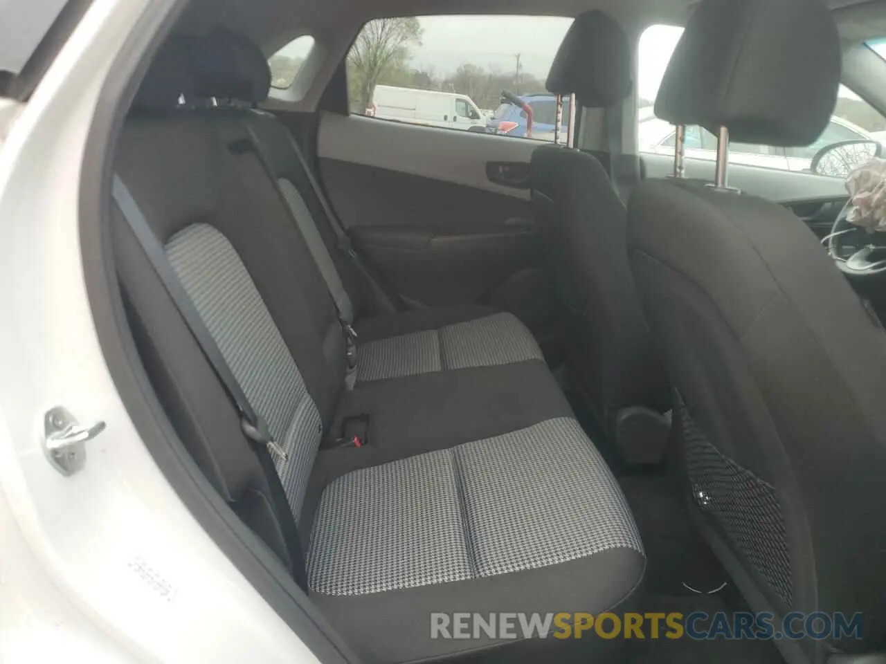 11 Photograph of a damaged car KM8K62AA9LU497228 HYUNDAI KONA 2020