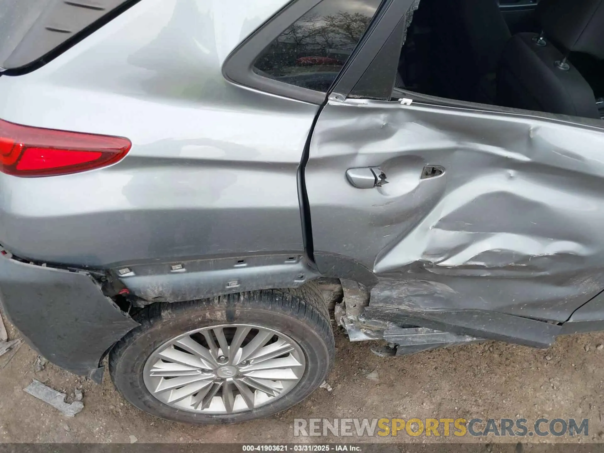 18 Photograph of a damaged car KM8K6CAA6LU448963 HYUNDAI KONA 2020