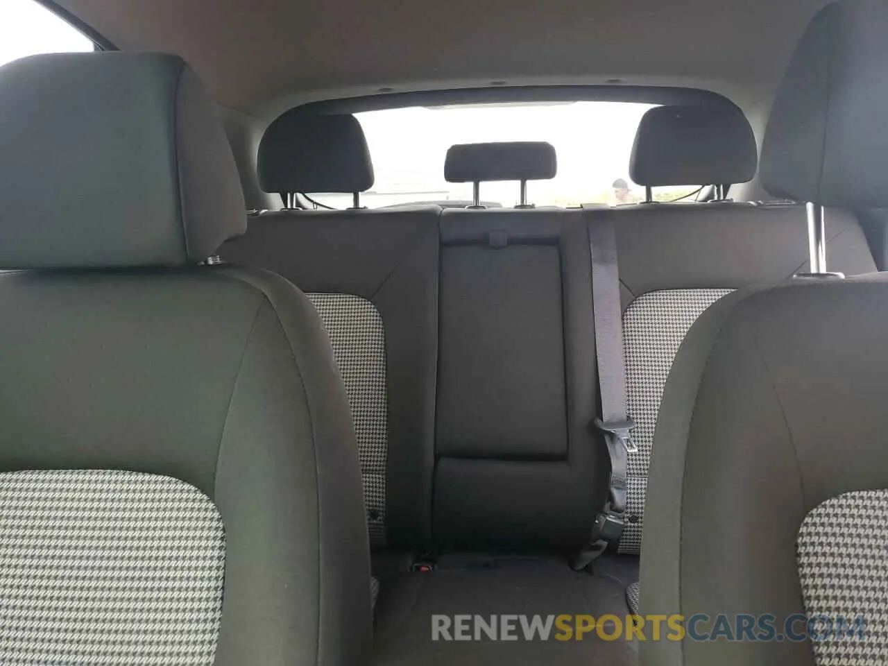 10 Фотография поврежденного автомобиля KM8K6CAA7LU478893 HYUNDAI KONA 2020