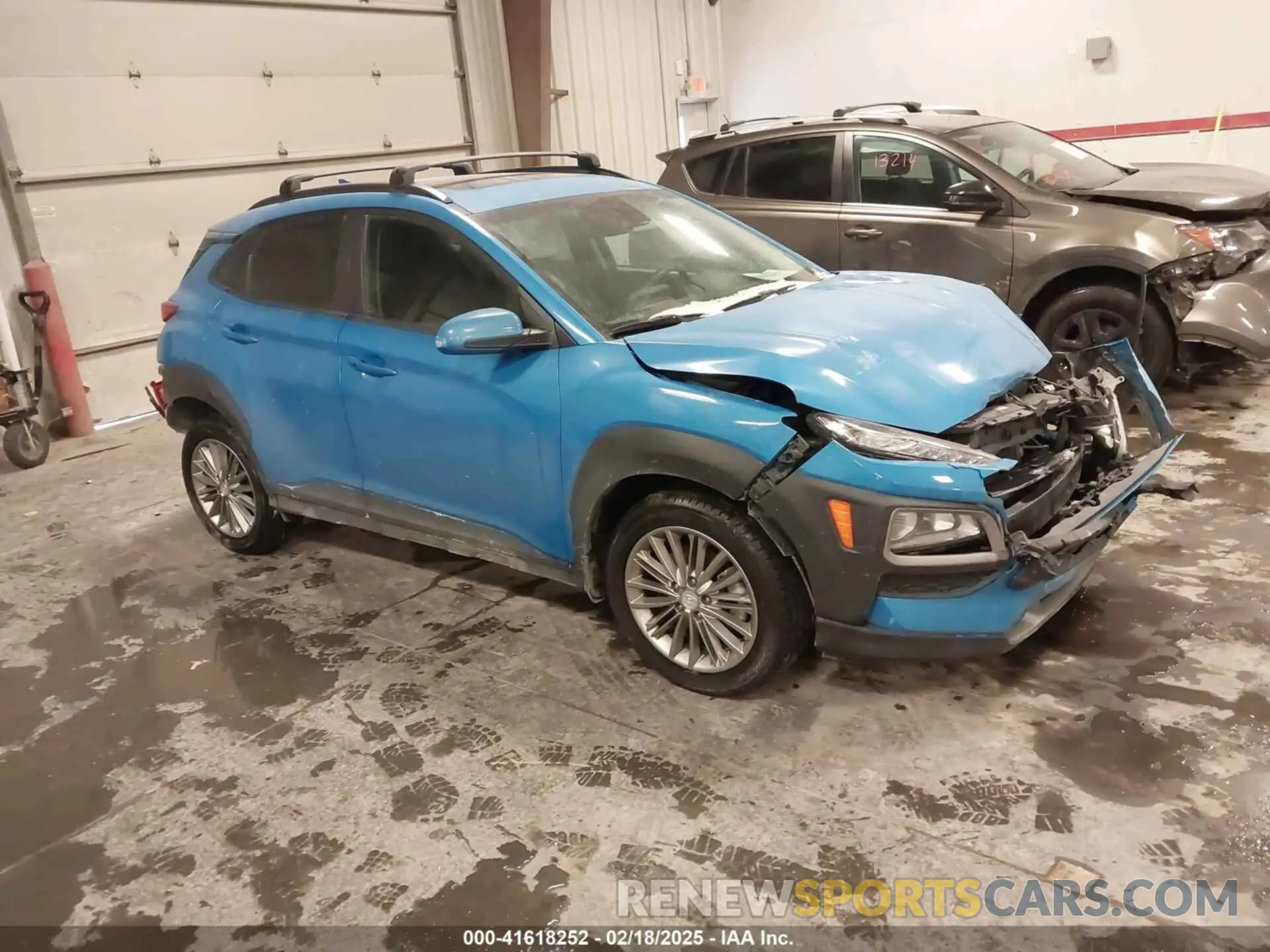 1 Фотография поврежденного автомобиля KM8K6CAA8LU546800 HYUNDAI KONA 2020