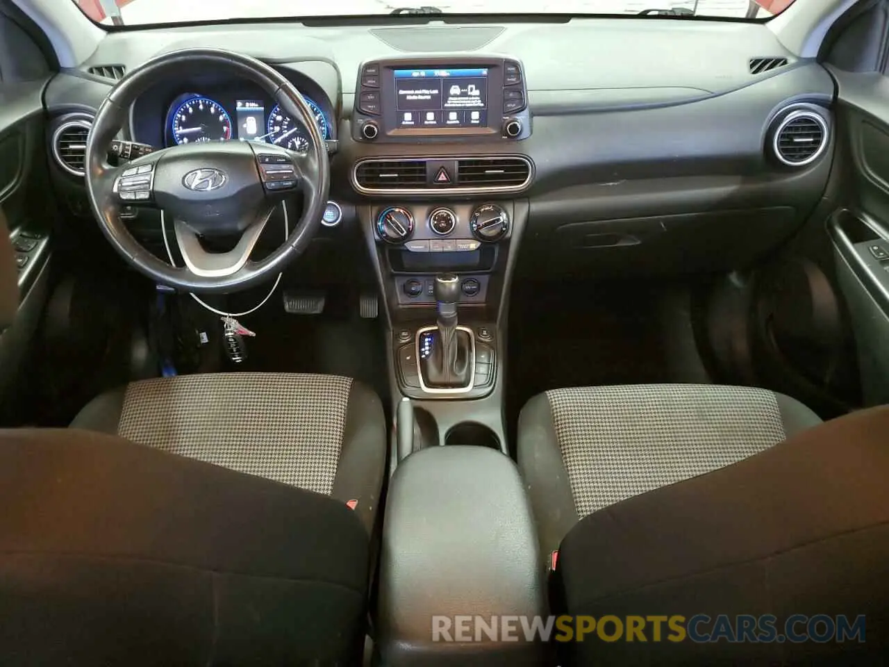 8 Photograph of a damaged car KM8K6CAAXLU583329 HYUNDAI KONA 2020