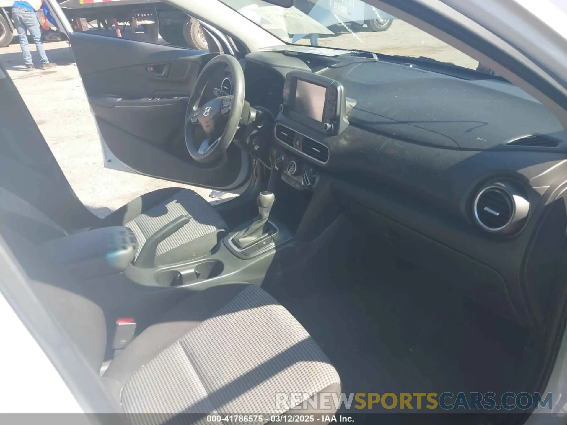 5 Photograph of a damaged car KM8K12AA0MU644343 HYUNDAI KONA 2021