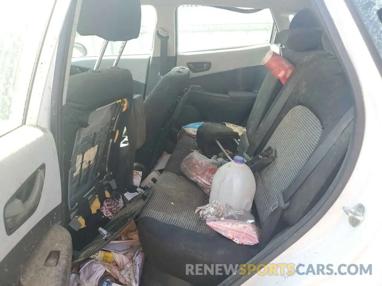 10 Photograph of a damaged car KM8K12AA1MU641385 HYUNDAI KONA 2021