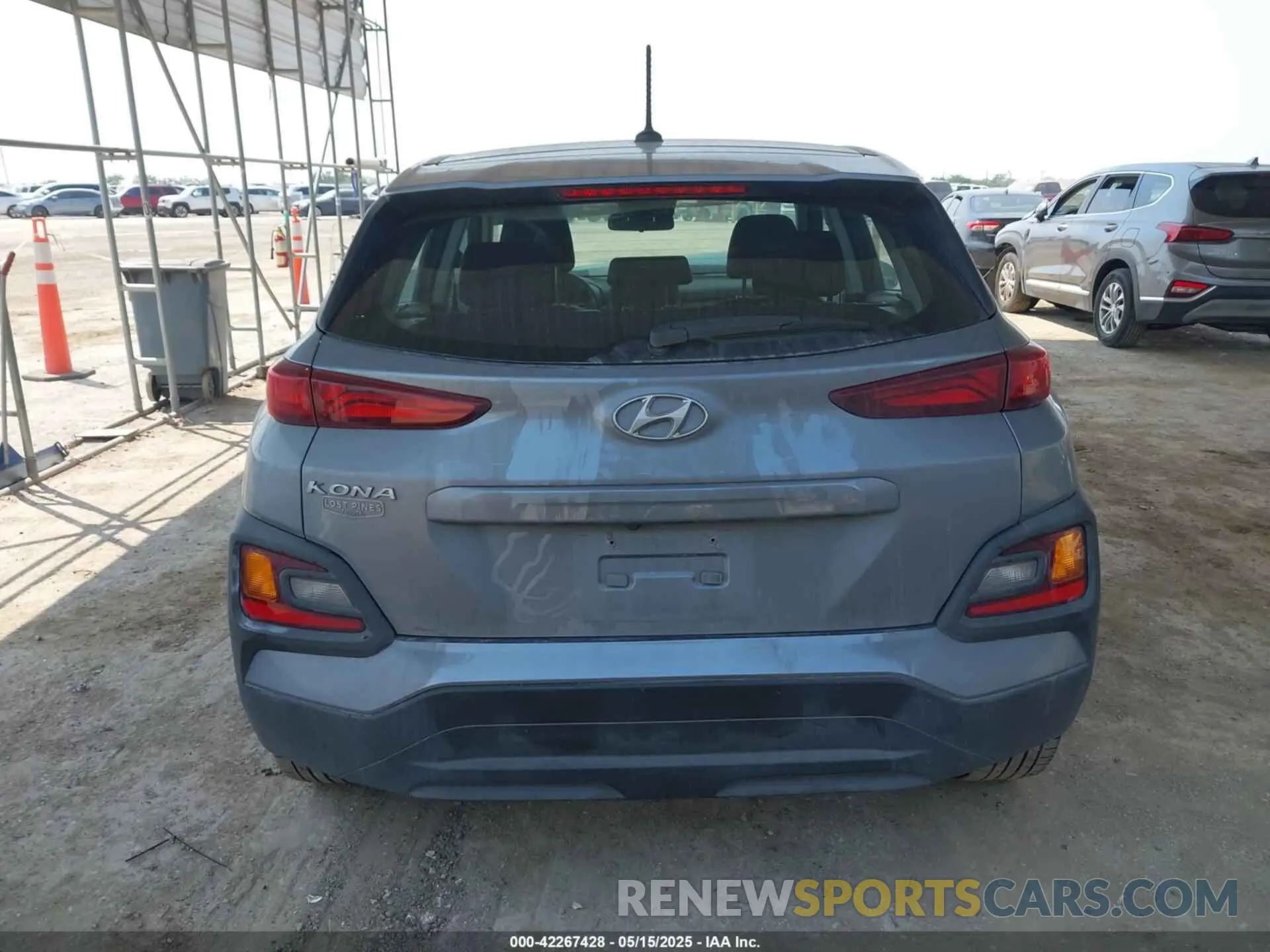 17 Photograph of a damaged car KM8K12AA3MU611563 HYUNDAI KONA 2021