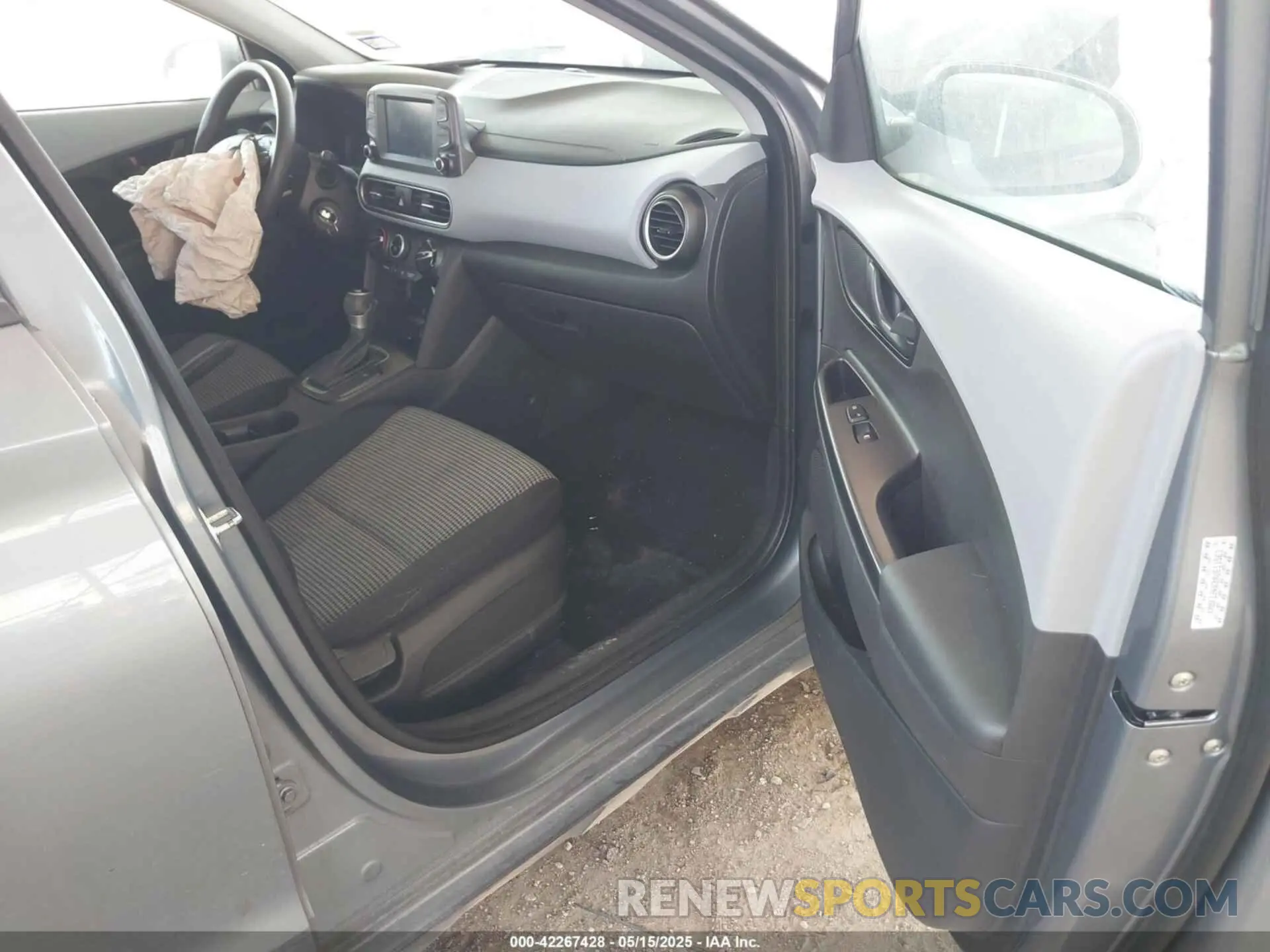 5 Photograph of a damaged car KM8K12AA3MU611563 HYUNDAI KONA 2021