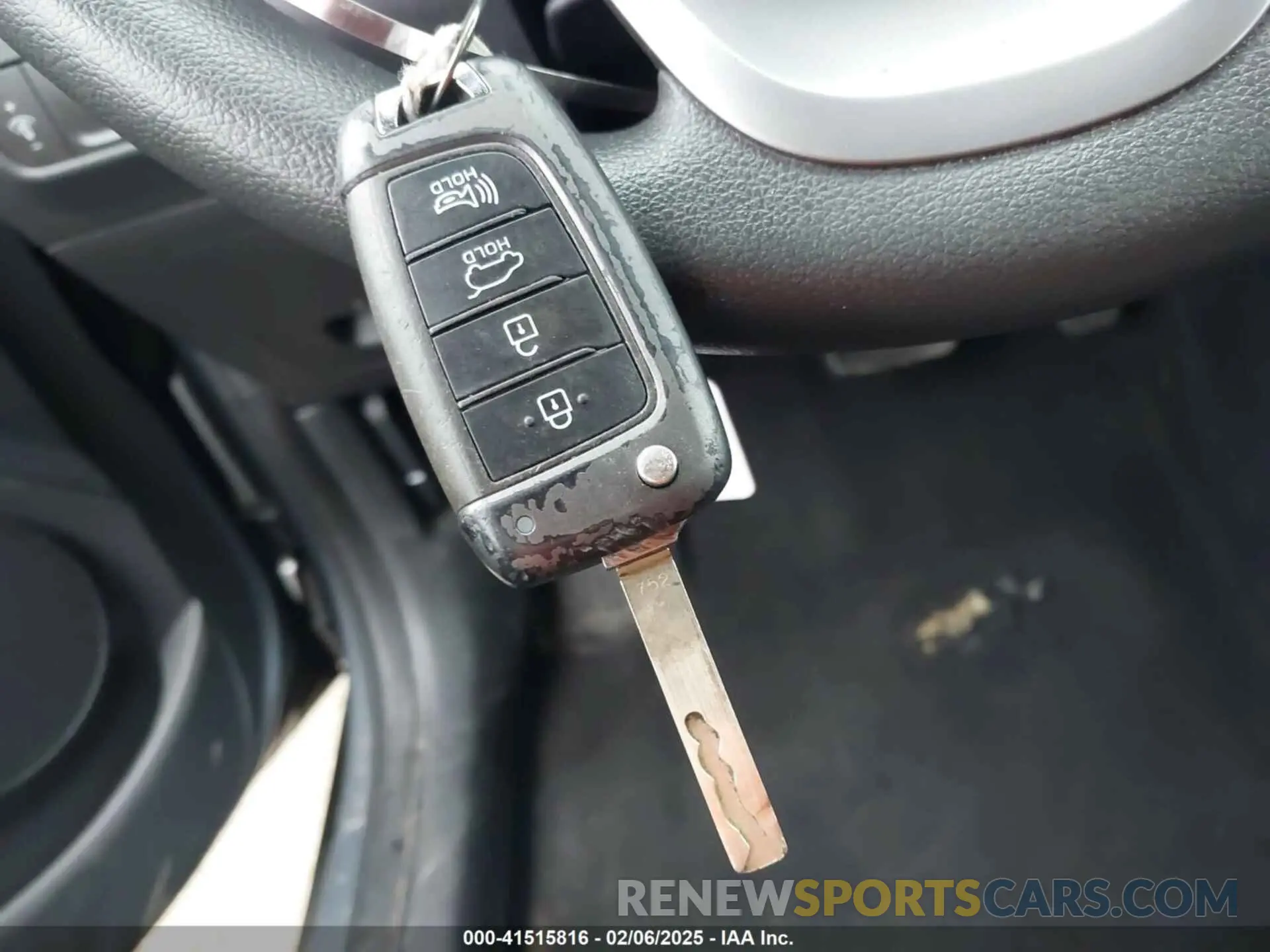 11 Photograph of a damaged car KM8K12AA5MU645651 HYUNDAI KONA 2021
