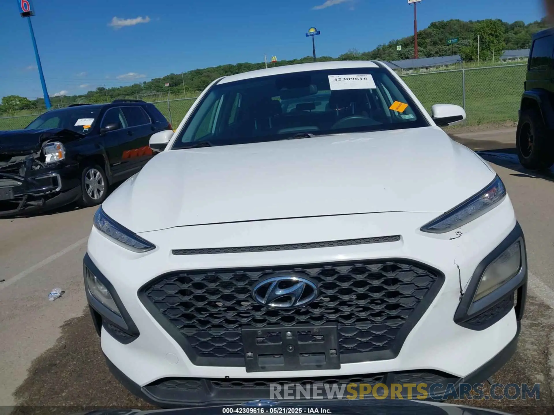 12 Photograph of a damaged car KM8K12AA8MU752287 HYUNDAI KONA 2021