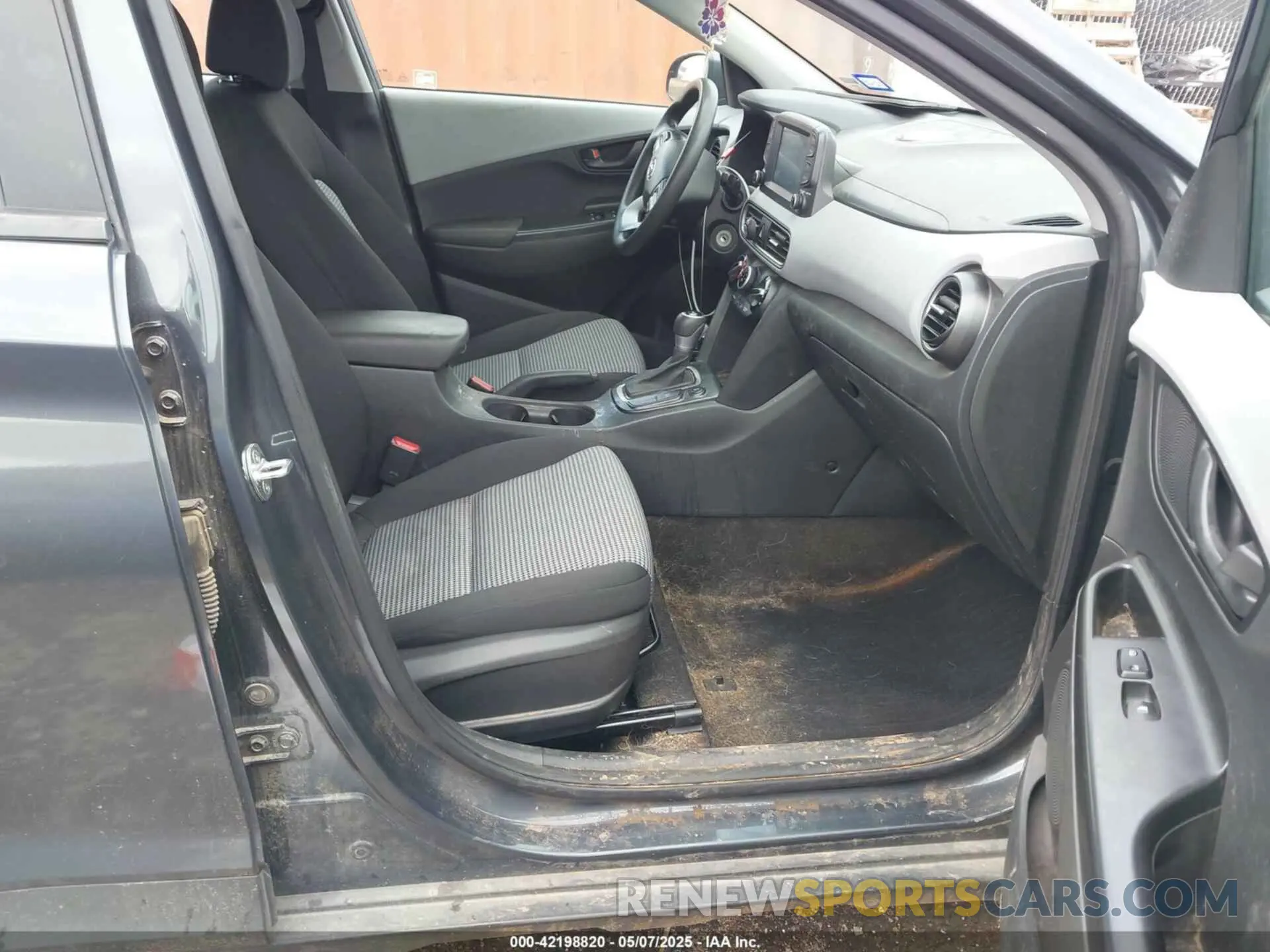 5 Photograph of a damaged car KM8K1CAA0MU679602 HYUNDAI KONA 2021