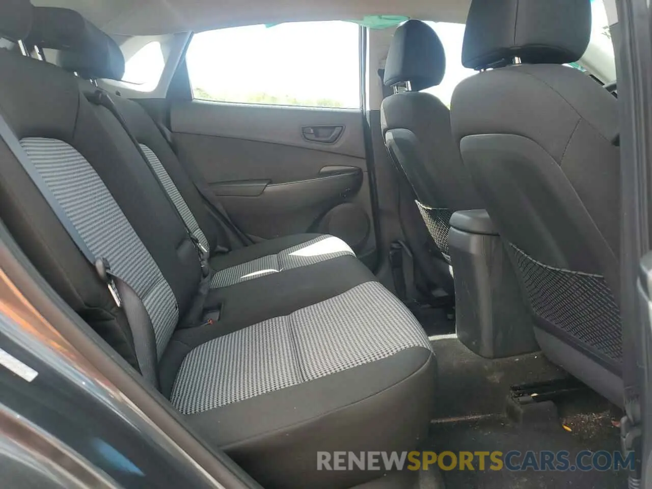 10 Photograph of a damaged car KM8K1CAA2MU646536 HYUNDAI KONA 2021