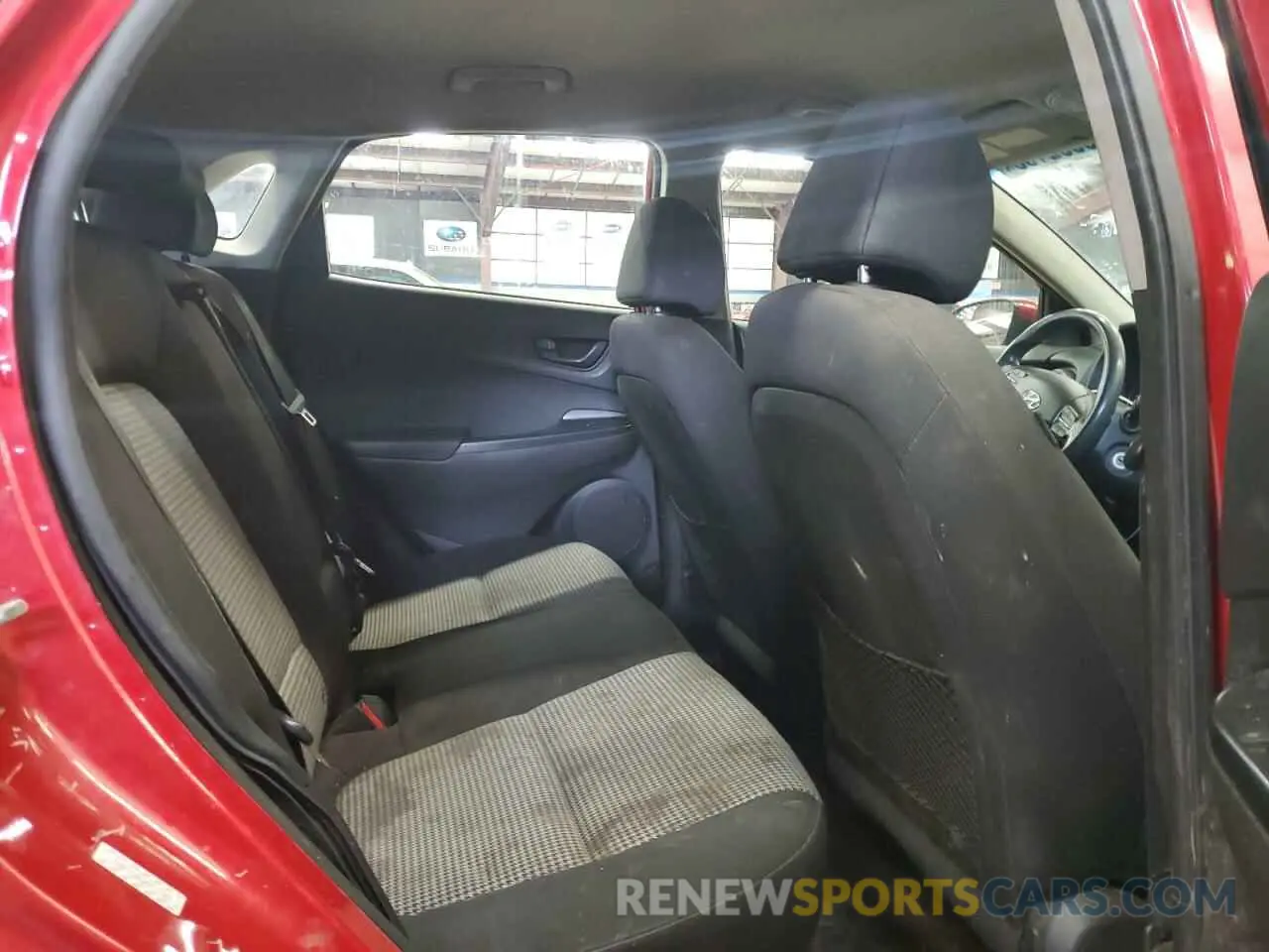 10 Photograph of a damaged car KM8K1CAA2MU711353 HYUNDAI KONA 2021