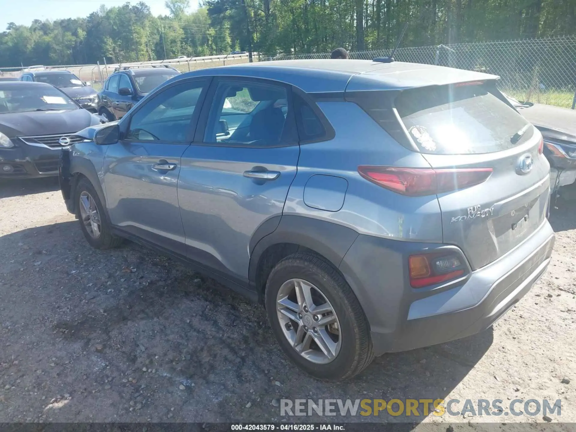 3 Фотография поврежденного автомобиля KM8K1CAA3MU674975 HYUNDAI KONA 2021
