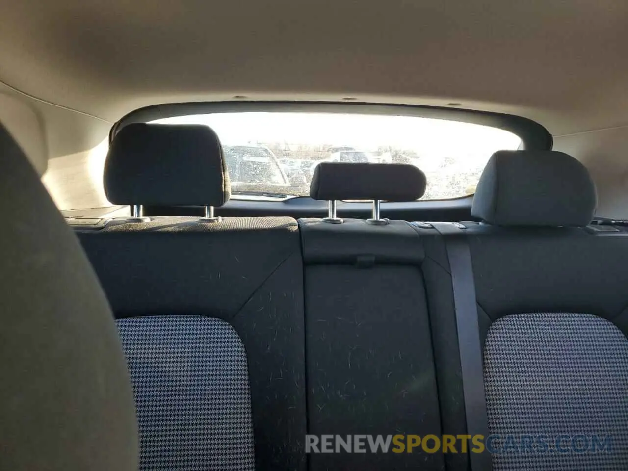 10 Photograph of a damaged car KM8K1CAA3MU684308 HYUNDAI KONA 2021