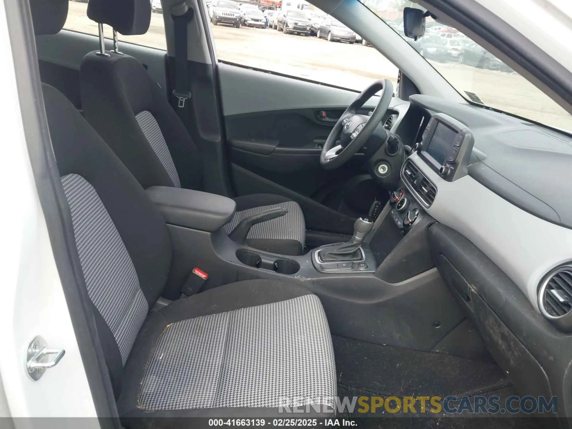 5 Photograph of a damaged car KM8K1CAA3MU745706 HYUNDAI KONA 2021