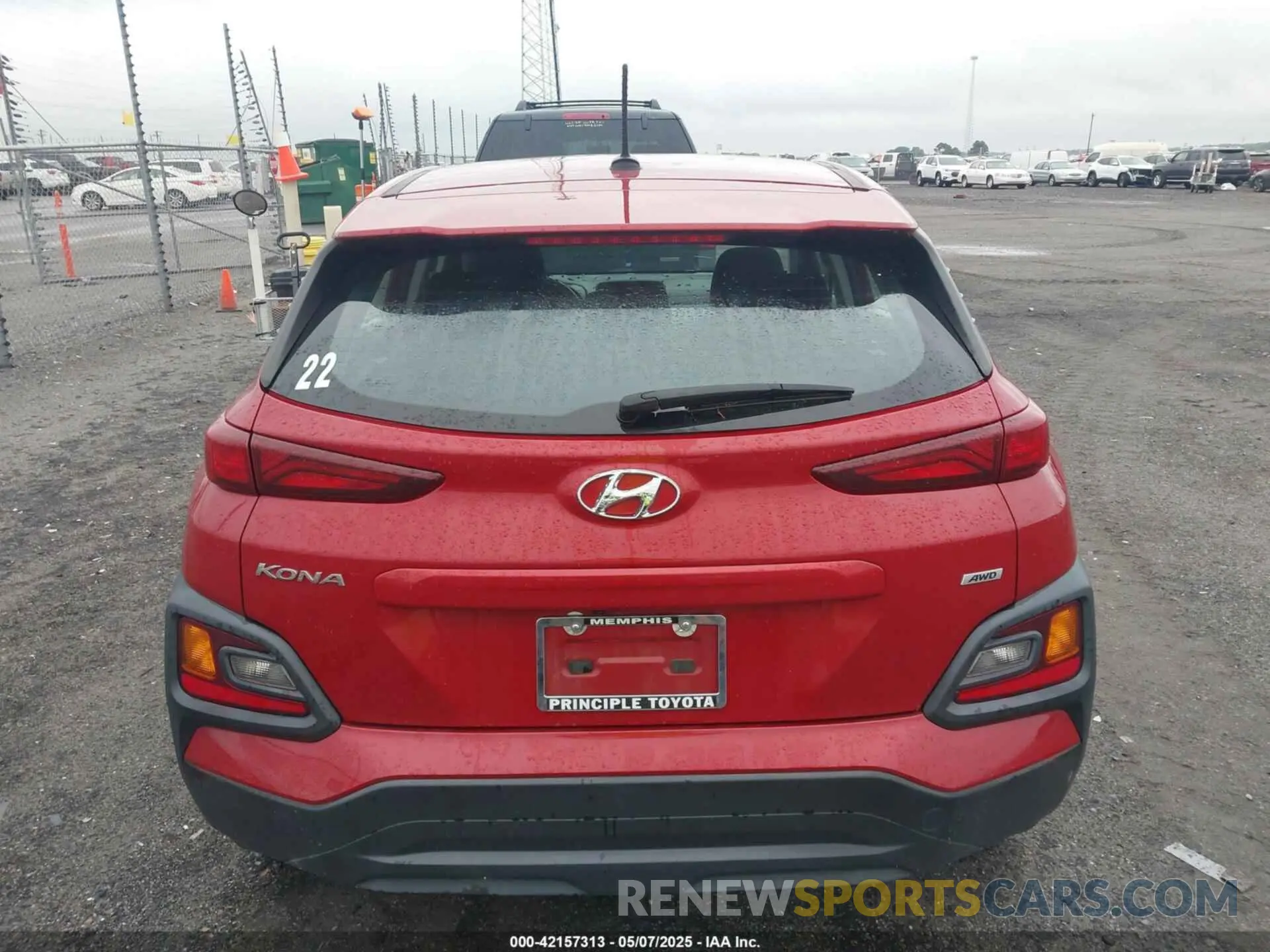 18 Photograph of a damaged car KM8K1CAA4MU633934 HYUNDAI KONA 2021