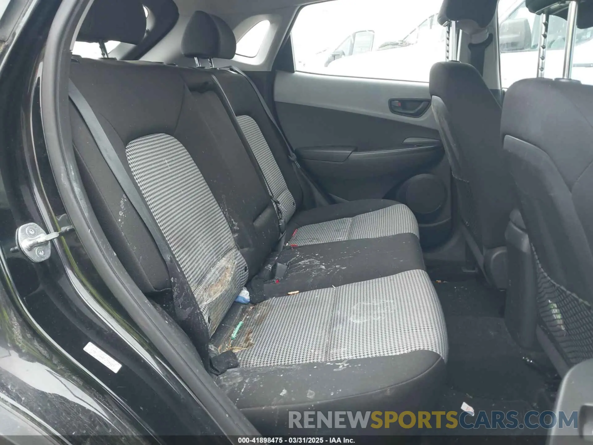 8 Photograph of a damaged car KM8K1CAA8MU738427 HYUNDAI KONA 2021