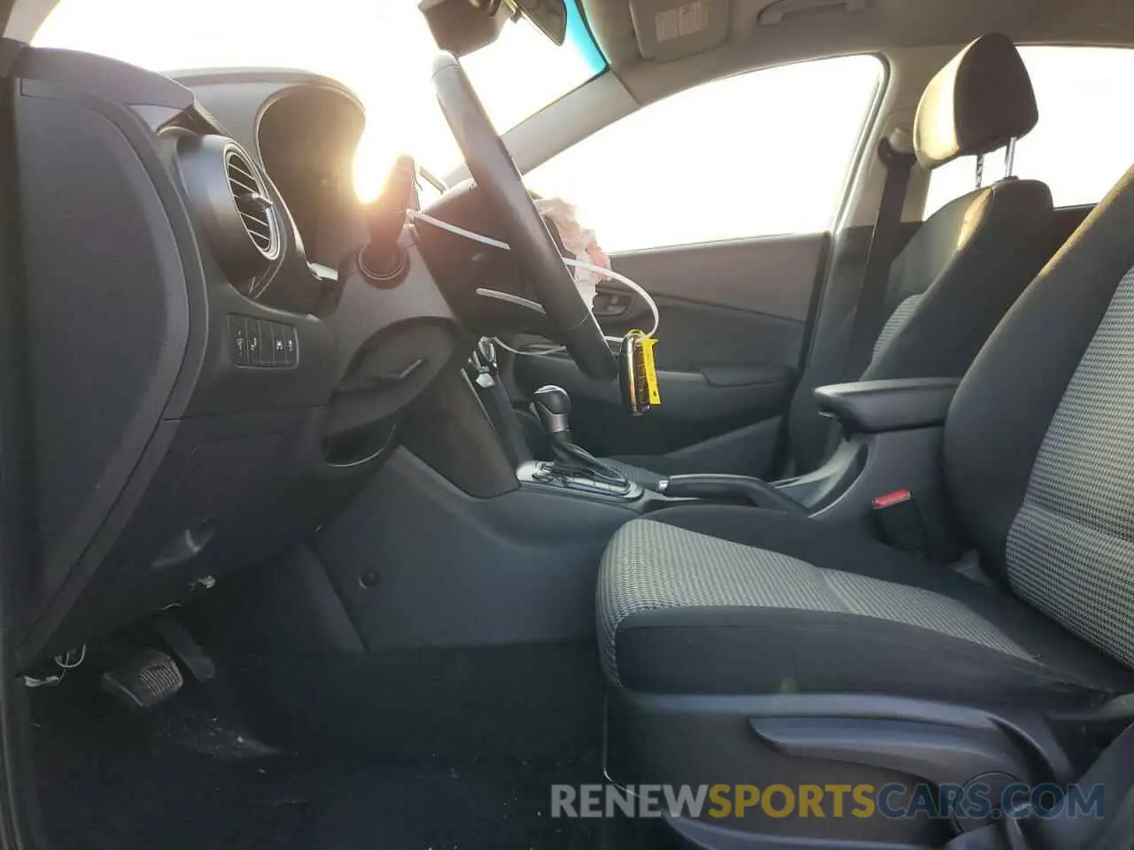 7 Photograph of a damaged car KM8K22AA1MU615656 HYUNDAI KONA 2021