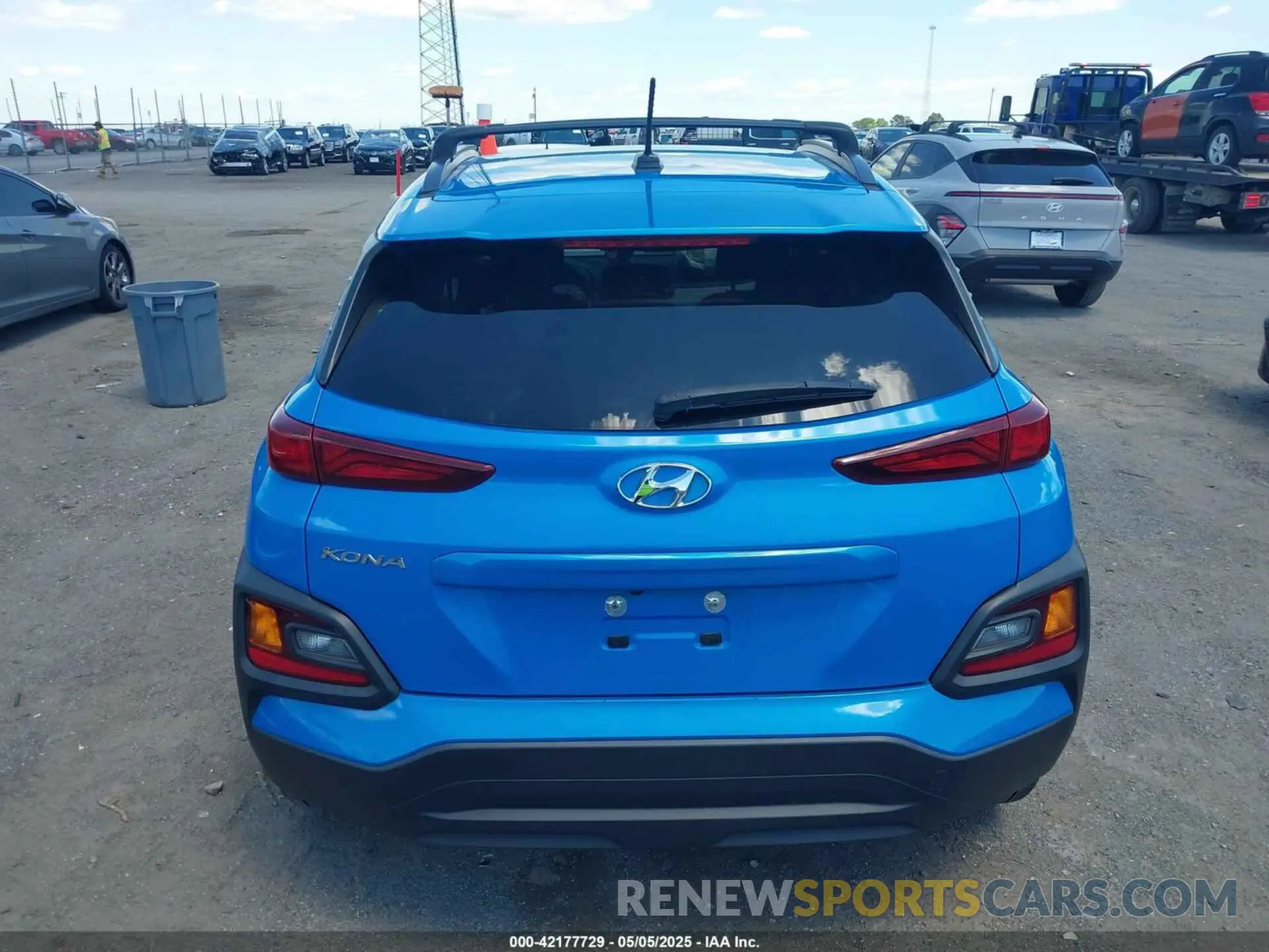 17 Photograph of a damaged car KM8K22AA4MU621368 HYUNDAI KONA 2021