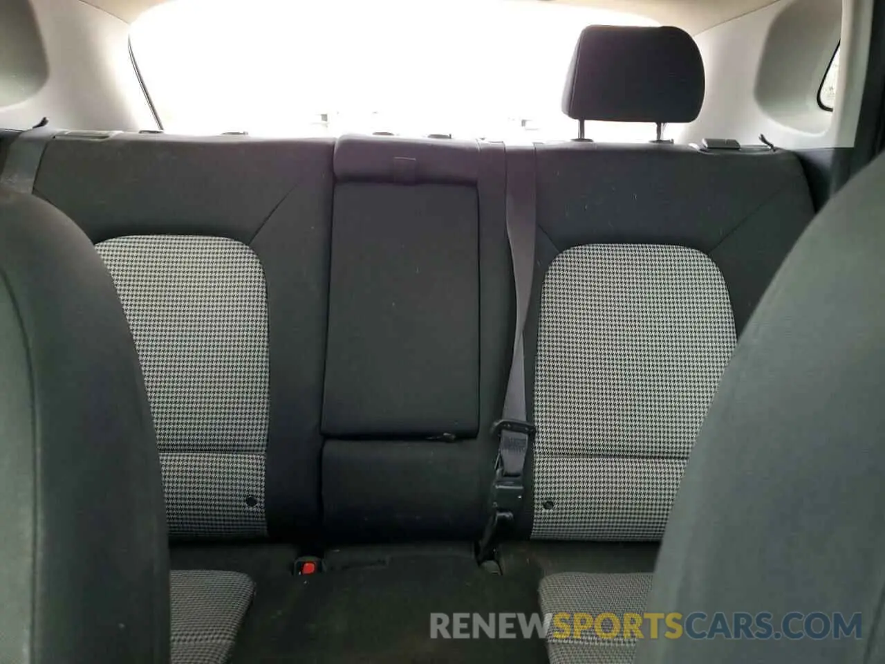 10 Photograph of a damaged car KM8K22AA7MU669270 HYUNDAI KONA 2021