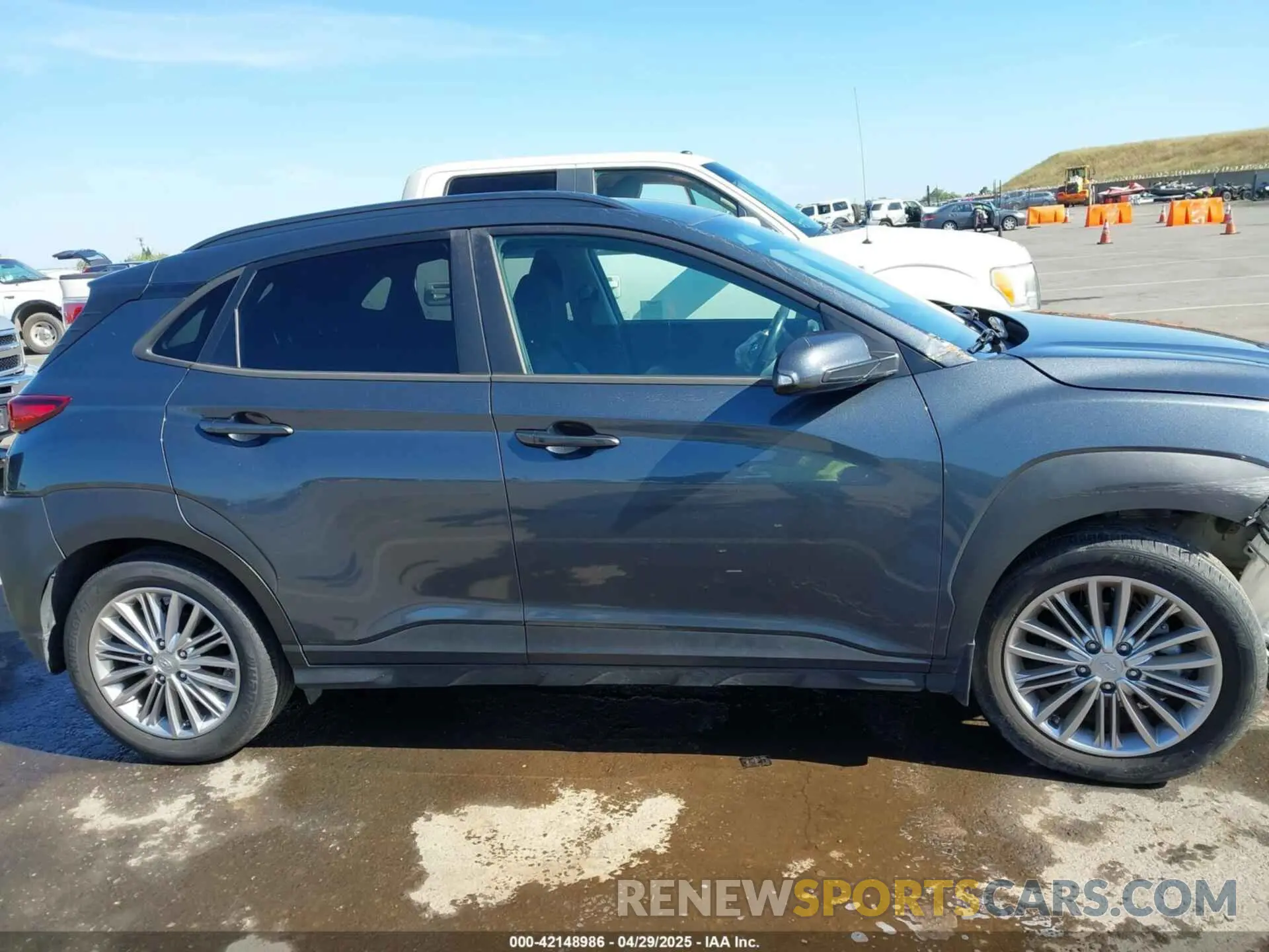 14 Photograph of a damaged car KM8K22AA7MU709735 HYUNDAI KONA 2021