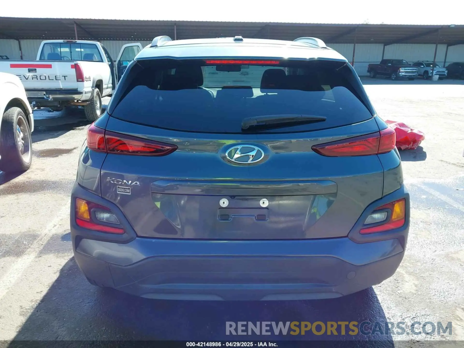 17 Photograph of a damaged car KM8K22AA7MU709735 HYUNDAI KONA 2021