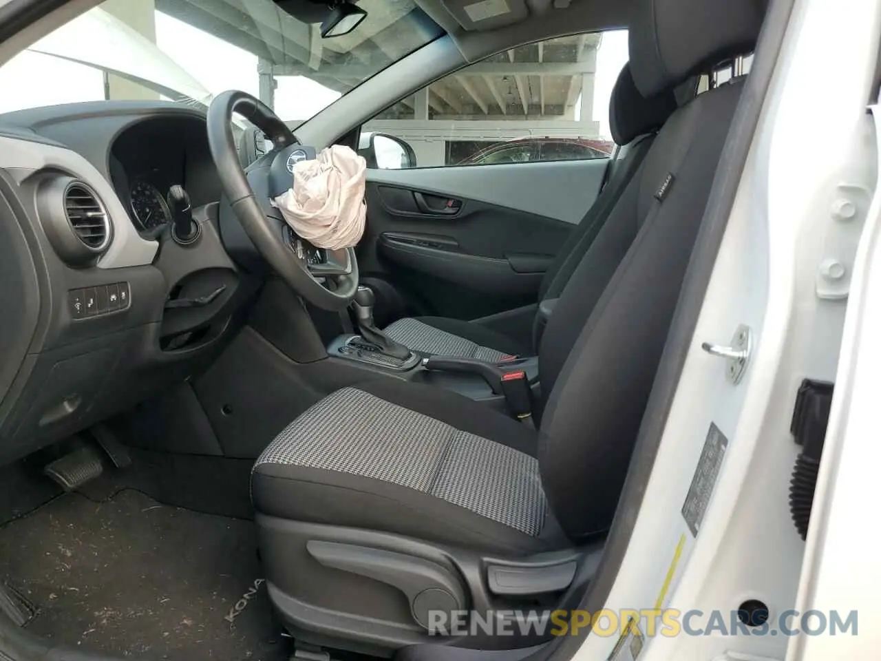 7 Photograph of a damaged car KM8K22AA7MU721688 HYUNDAI KONA 2021