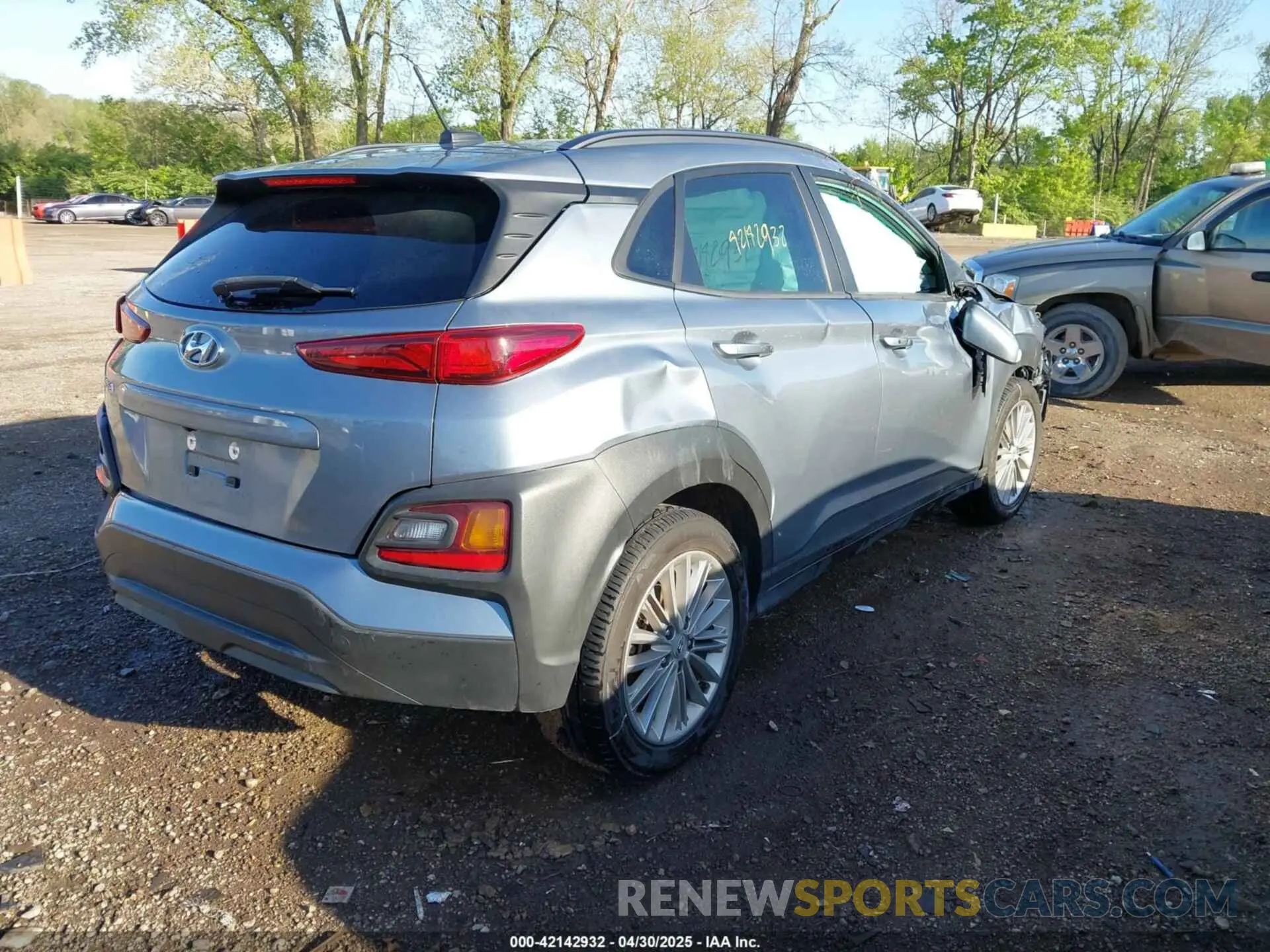 4 Photograph of a damaged car KM8K22AA8MU649092 HYUNDAI KONA 2021