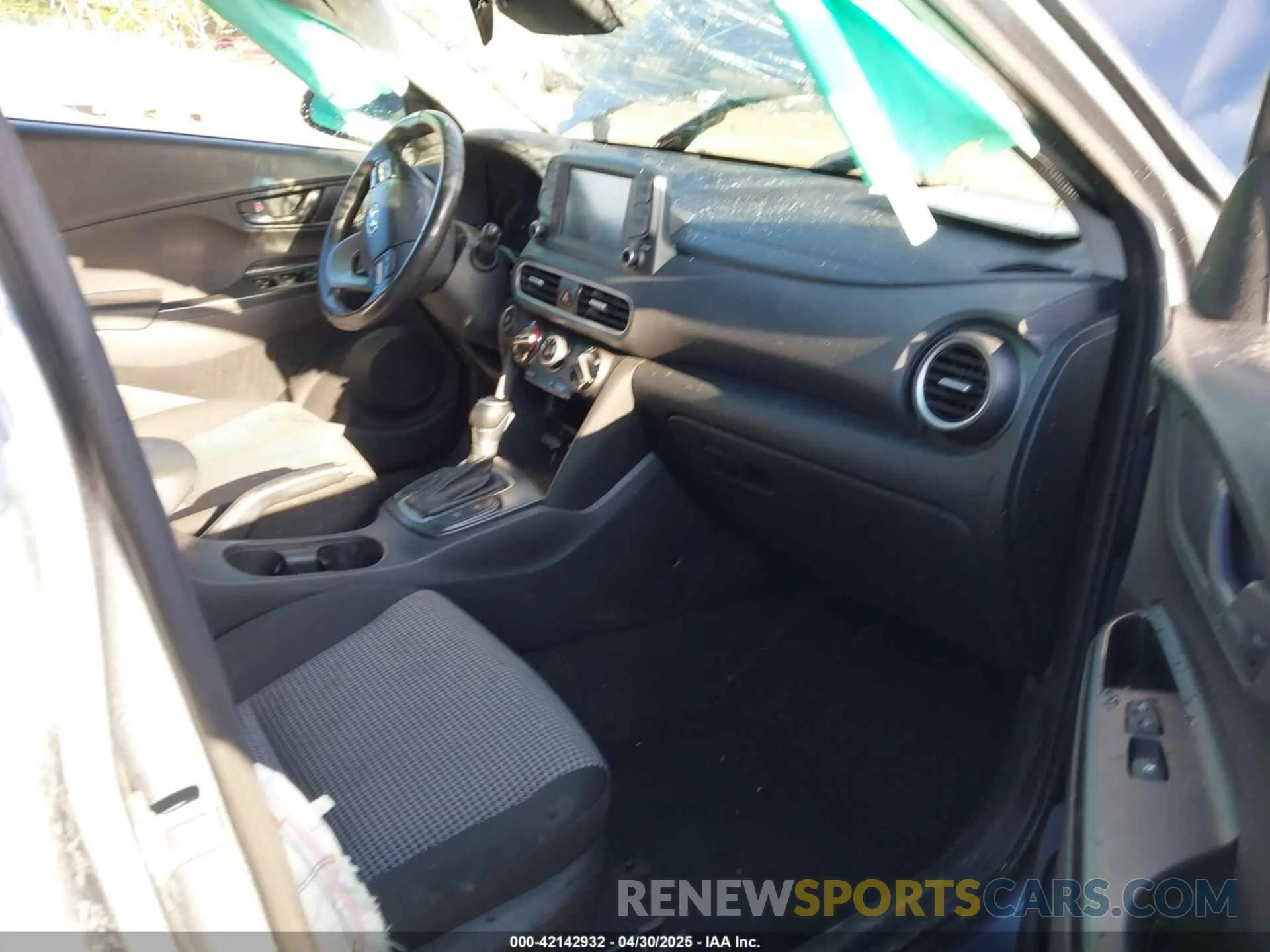 5 Photograph of a damaged car KM8K22AA8MU649092 HYUNDAI KONA 2021