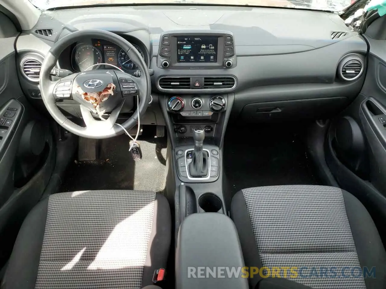 8 Photograph of a damaged car KM8K2CAA2MU733561 HYUNDAI KONA 2021