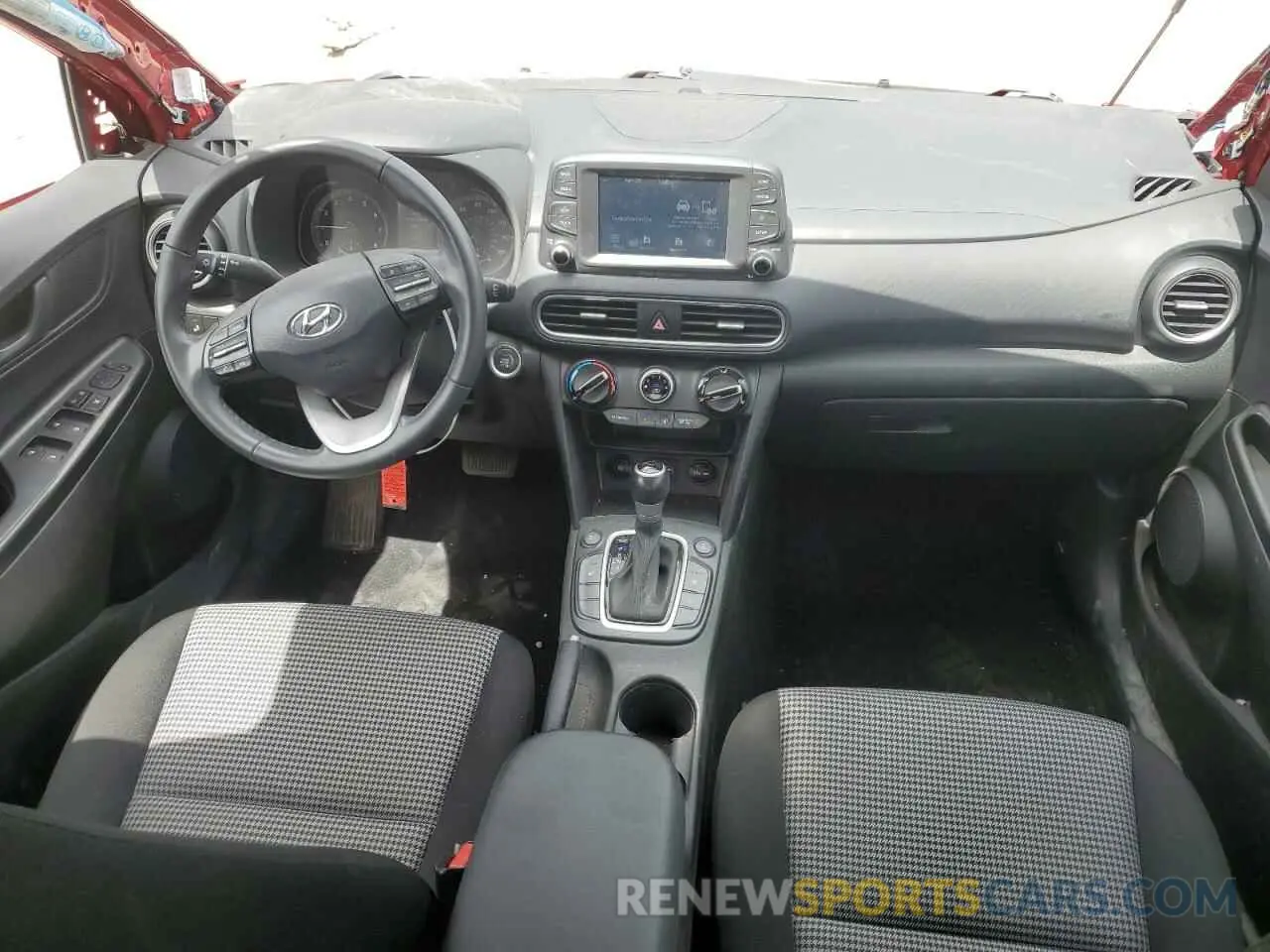 8 Photograph of a damaged car KM8K2CAA4MU716647 HYUNDAI KONA 2021