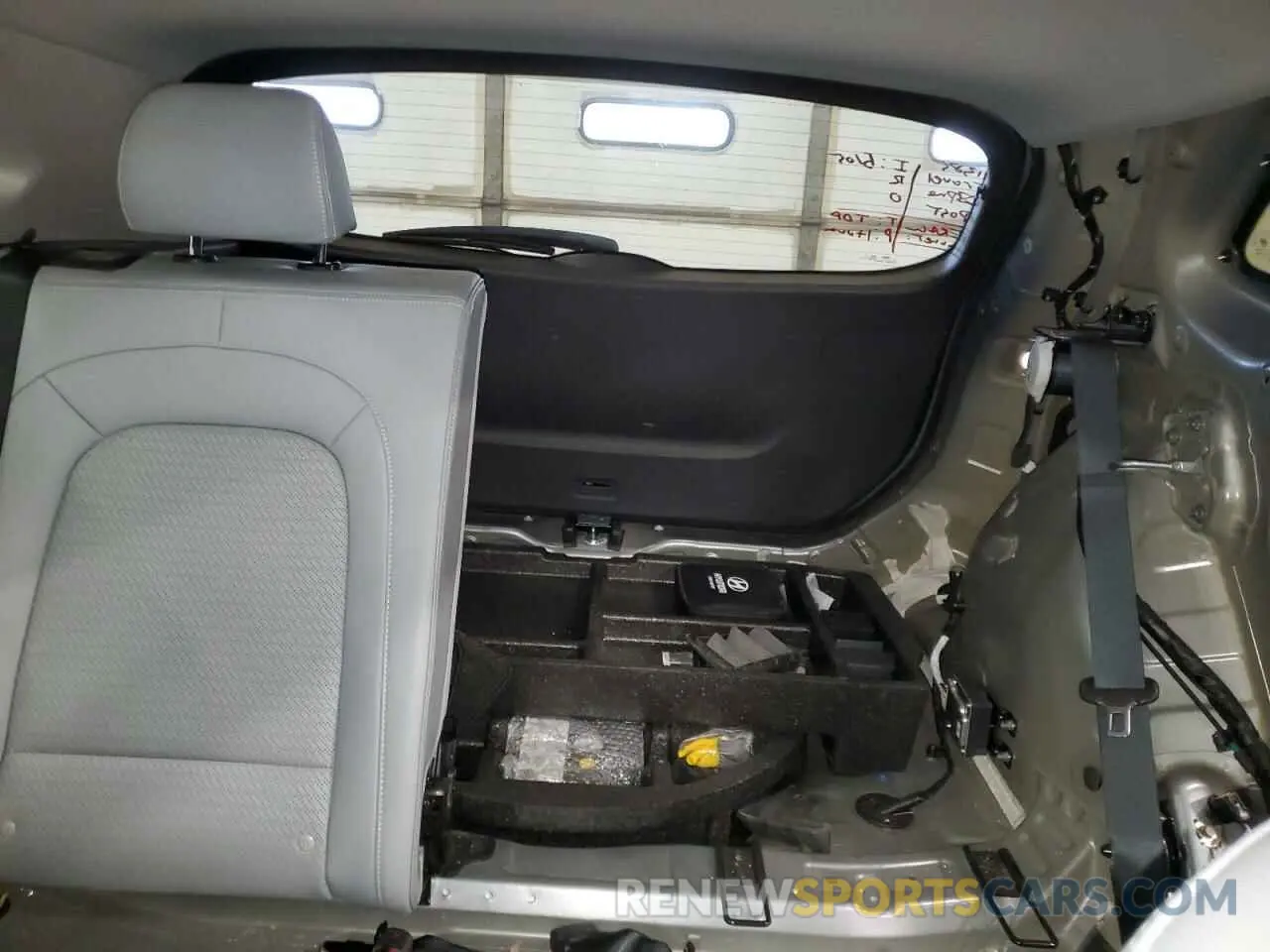 10 Photograph of a damaged car KM8K3CA50MU612642 HYUNDAI KONA 2021